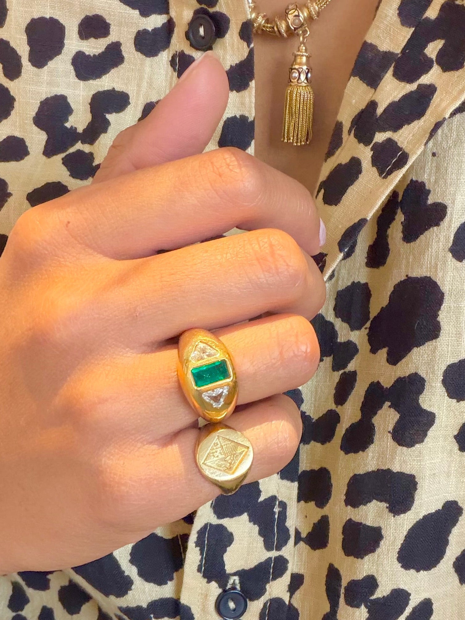 "Adèle" Bague Jonc en or jaune, émeraude et diamants