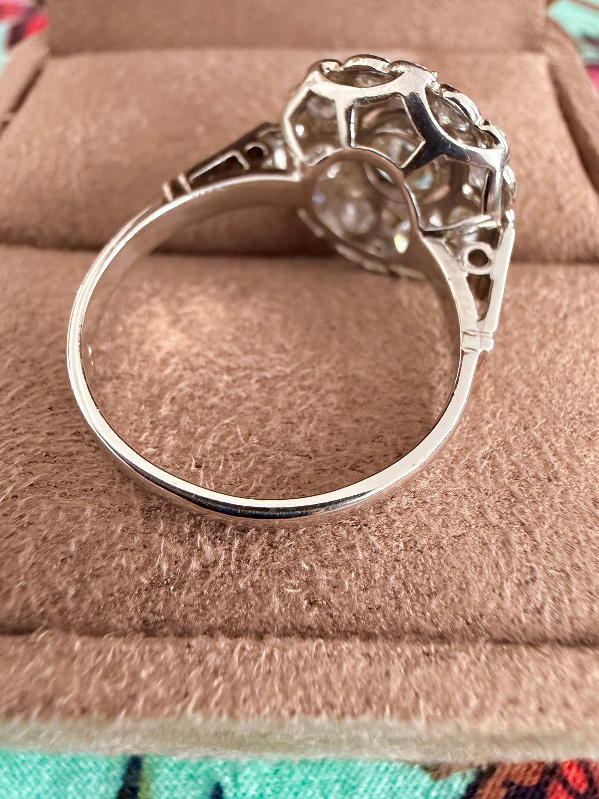 « Capucine » Bague art déco en platine et diamants 2 carats