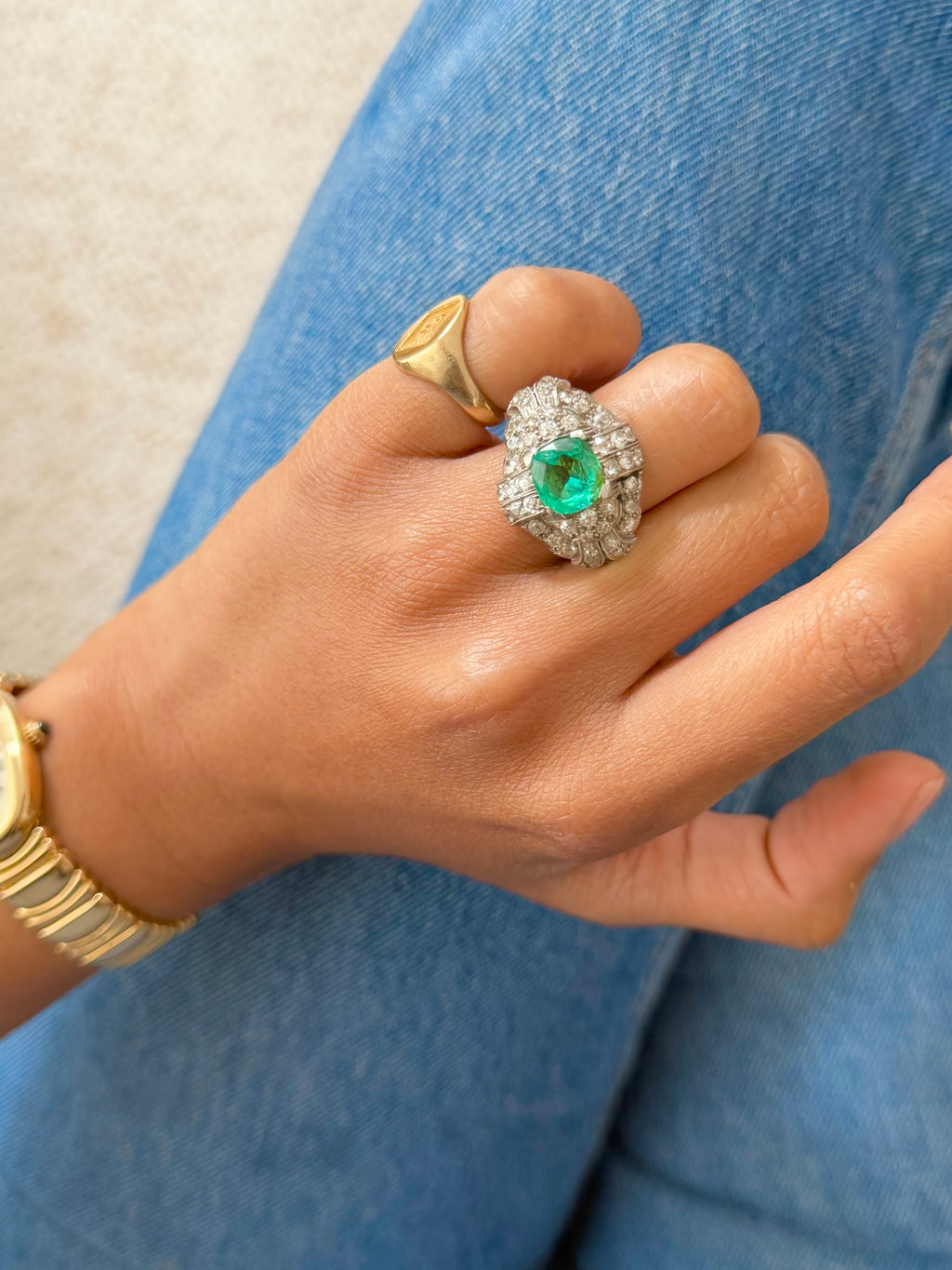 « Félicie » Bague Dôme en platine émeraude et diamants