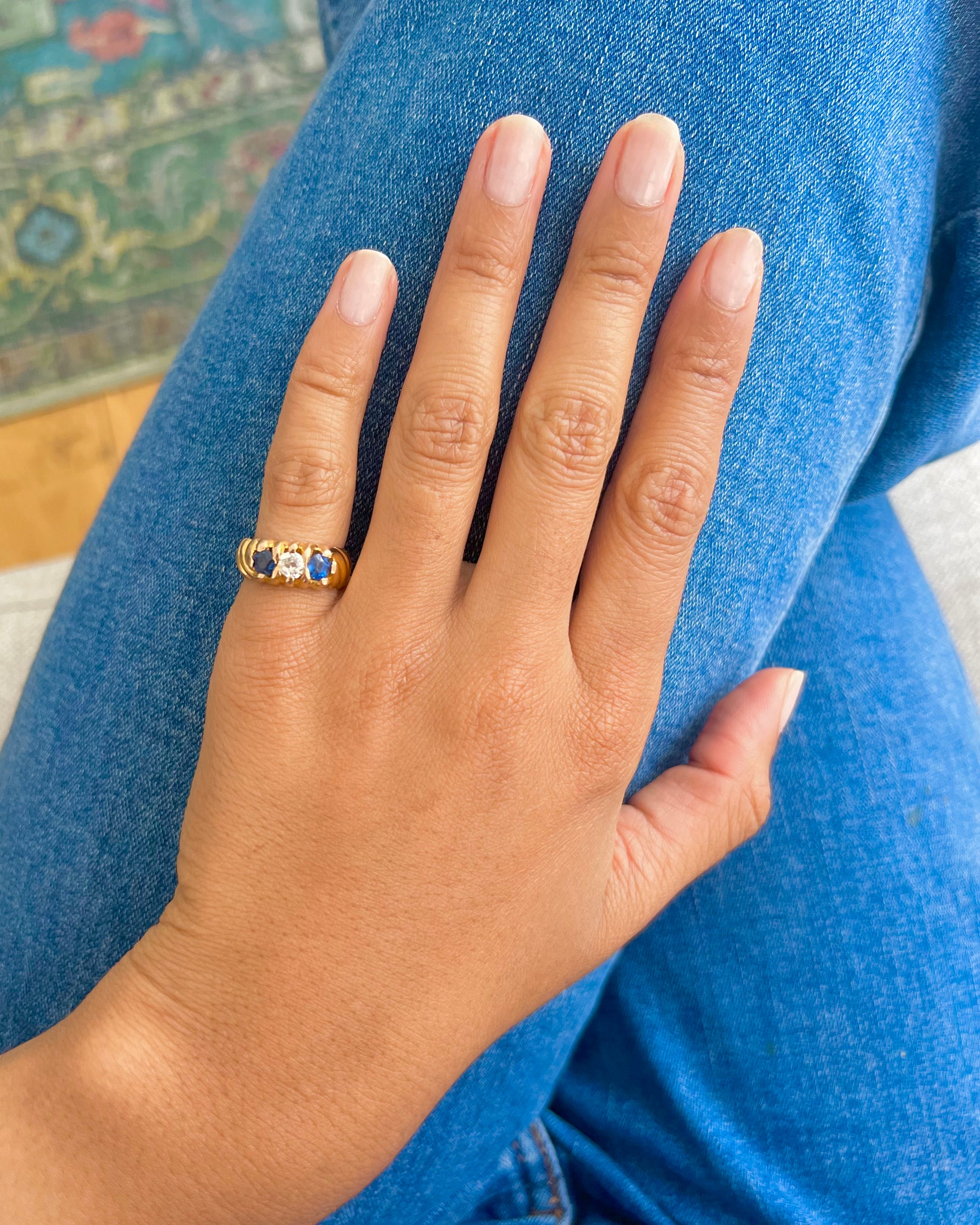 Bague Jonc Trilogie or jaune saphirs et diamant