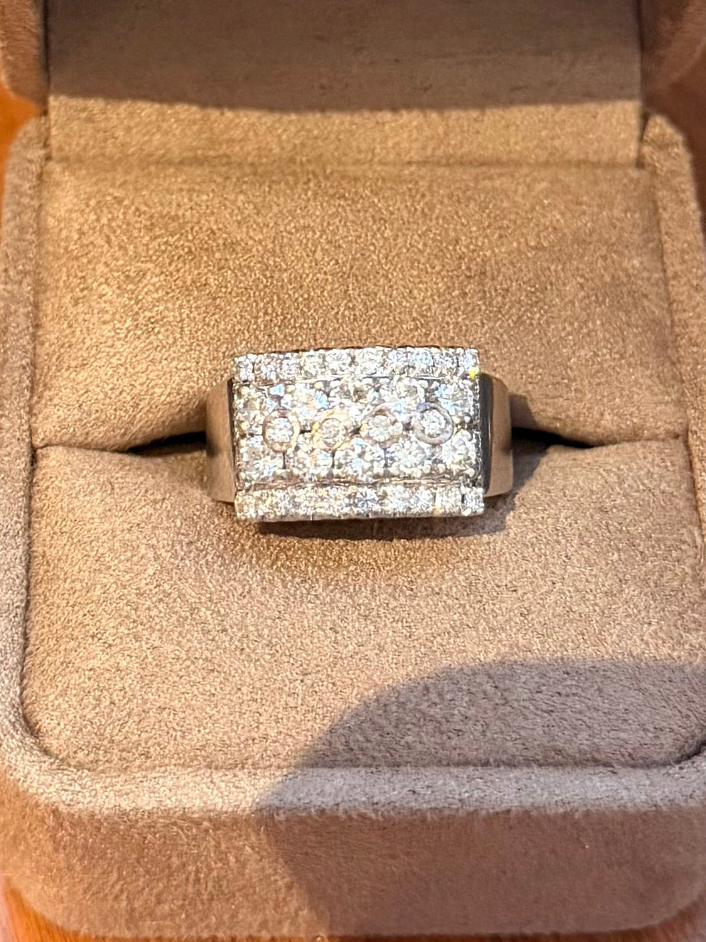 "Bianca" Bague en or blanc et diamants