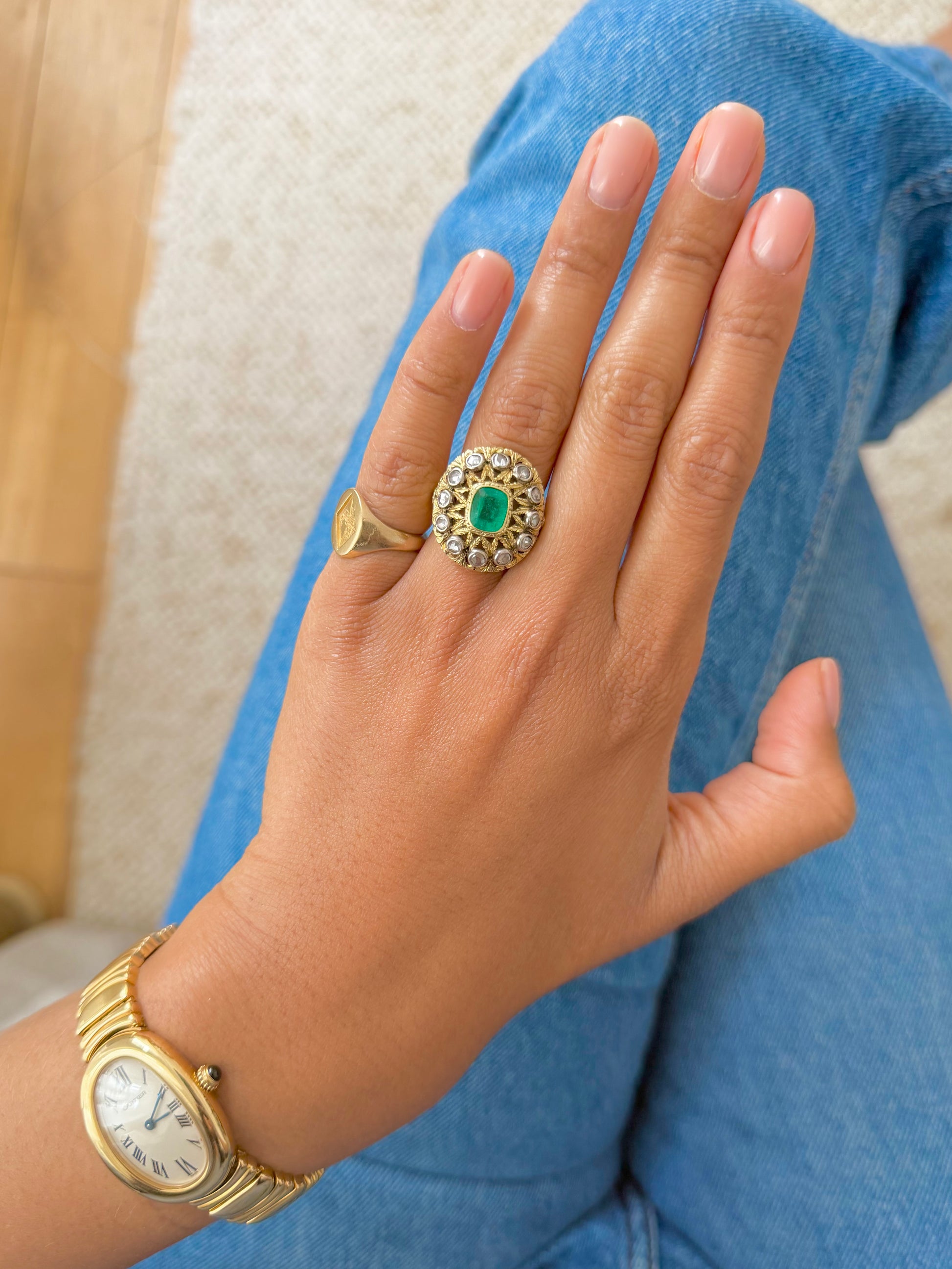 « Fabiola » Bague Pompadour en or jaune, émeraude et diamants