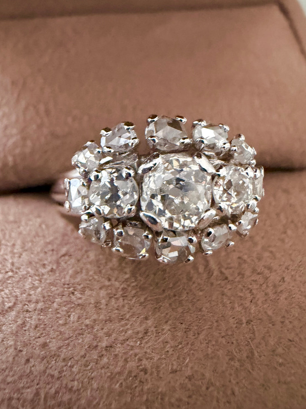 « Pénélope » Bague Jarretiere en platine et diamants