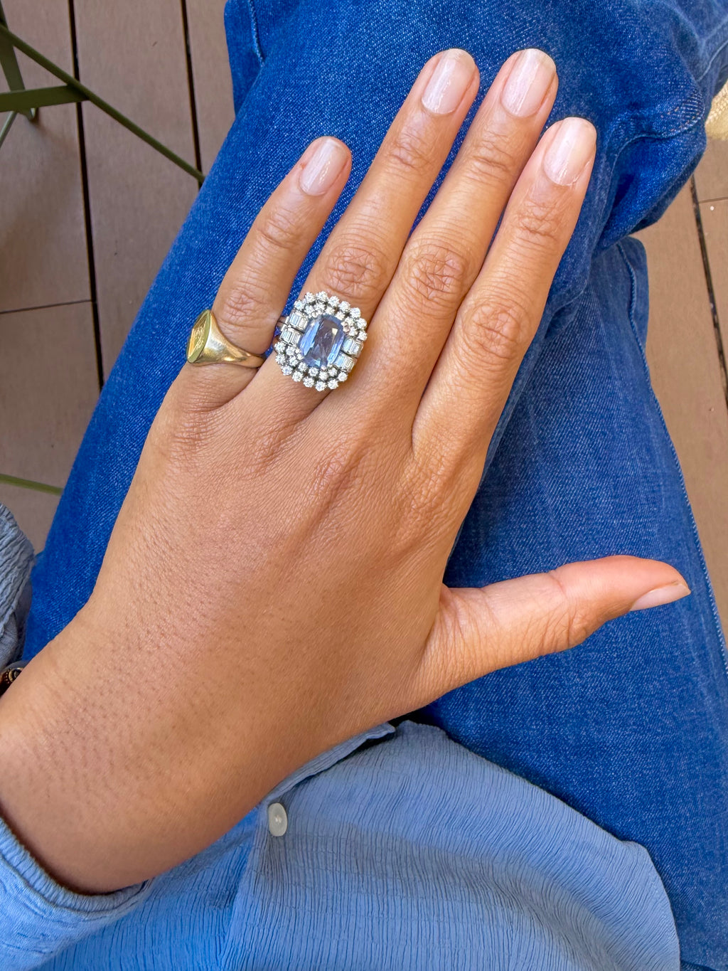 « Bérénice » Bague Pompadour en or blanc saphir Ceylan et diamants