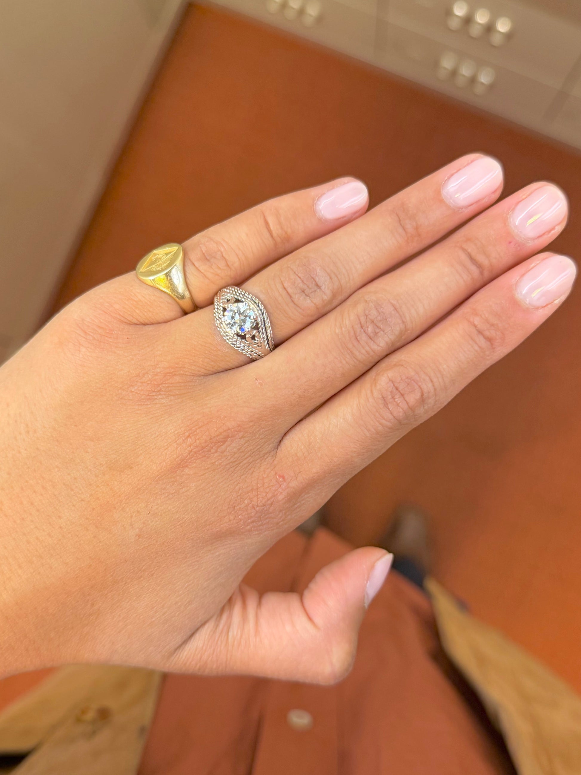 "Orso" Bague Dôme en or blanc et diamant