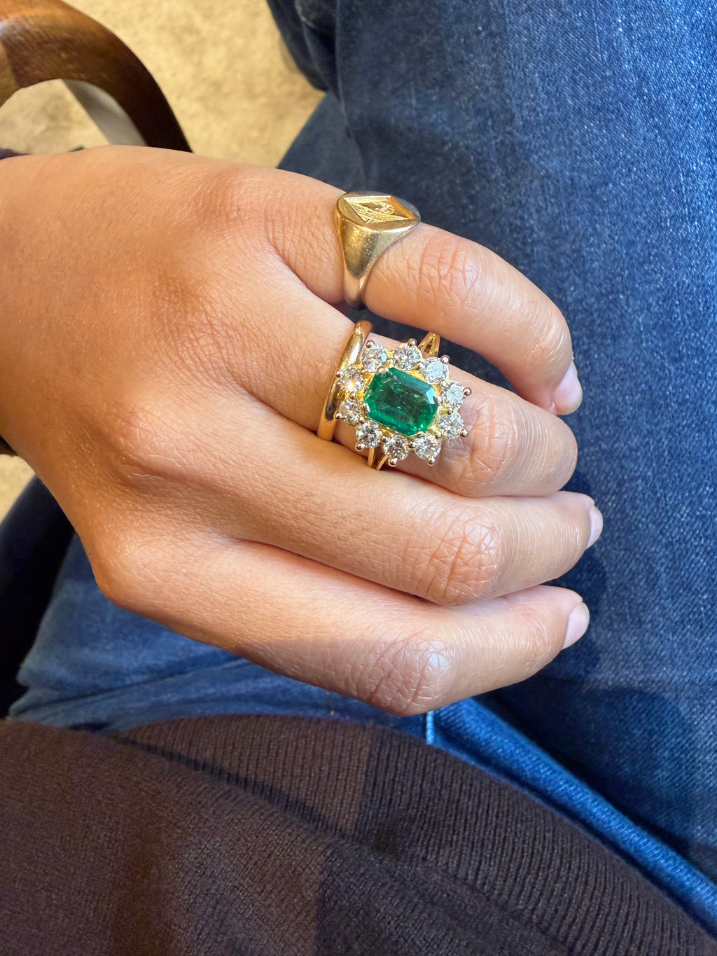"Cécile" Bague Pompadour en or jaune, émeraude et diamants