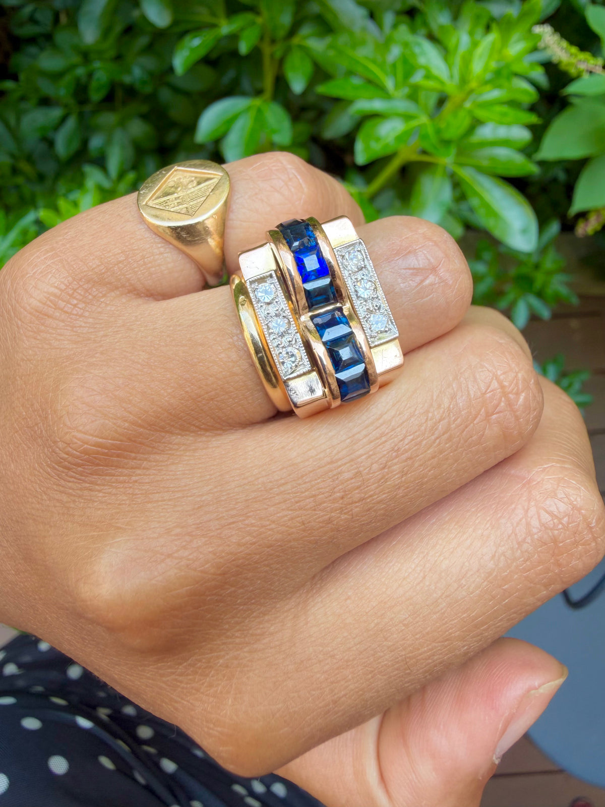 'Laure' Bague Tank en or rose, saphirs et diamants