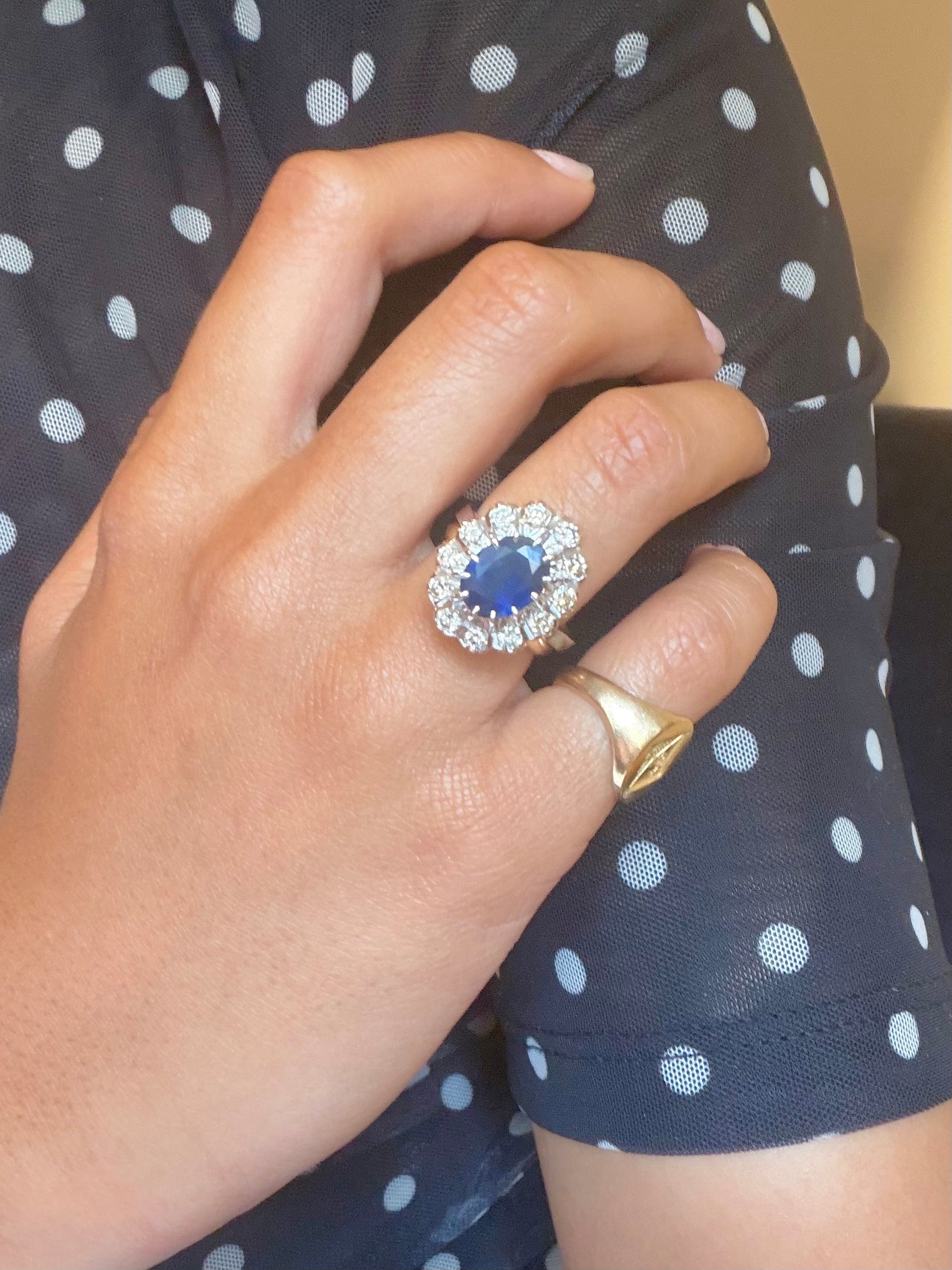 « Suzon » Bague Marguerite en or blanc, saphir et diamants