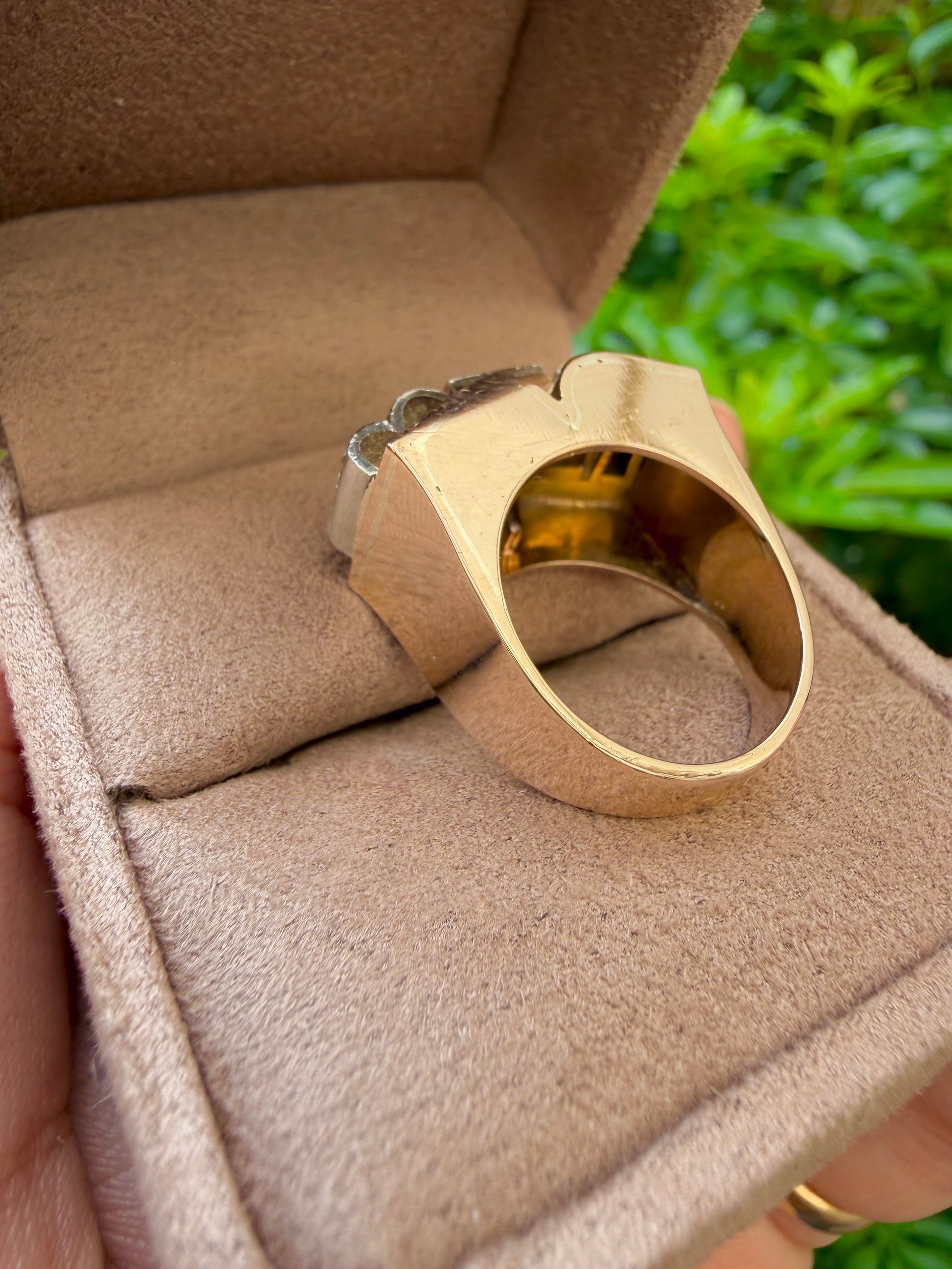 "Maxime" Bague Tank en or jaune, platine et diamants