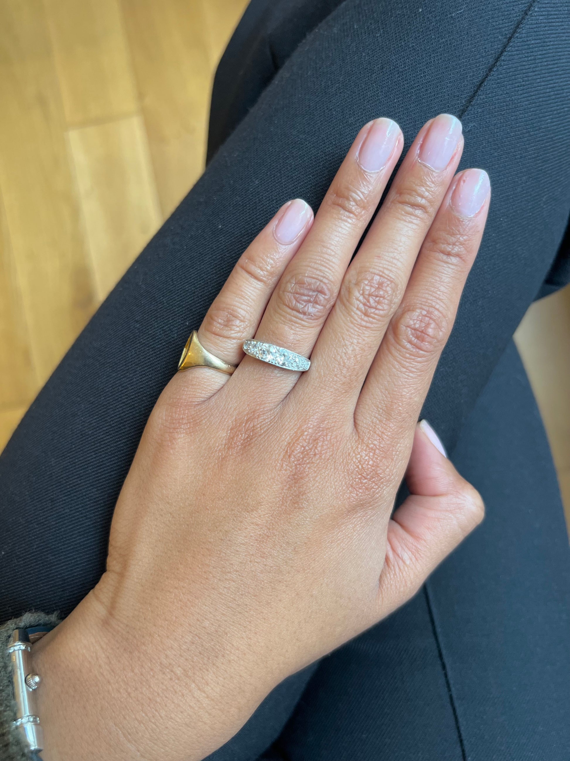 "Ombline'' Bague Jarretière Art déco en platine et diamants