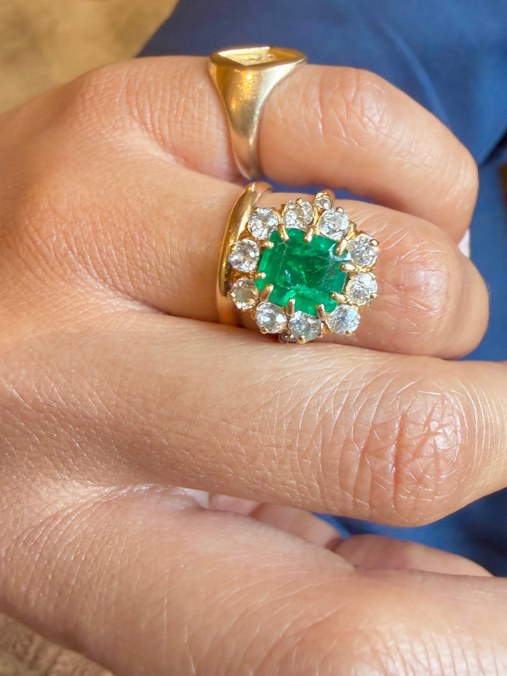 "Alienor" Bague Pompadour en or jaune, émeraude et diamants