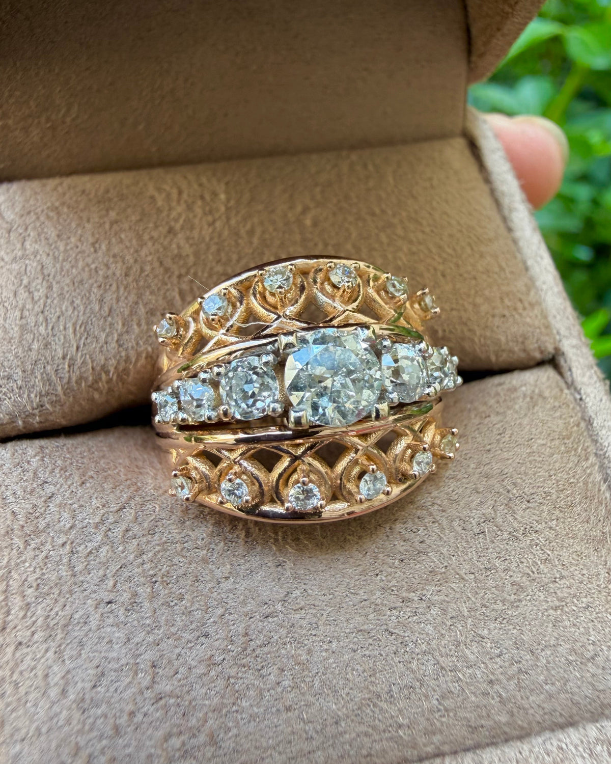 "Alix" Bague Dôme en or rose et diamants