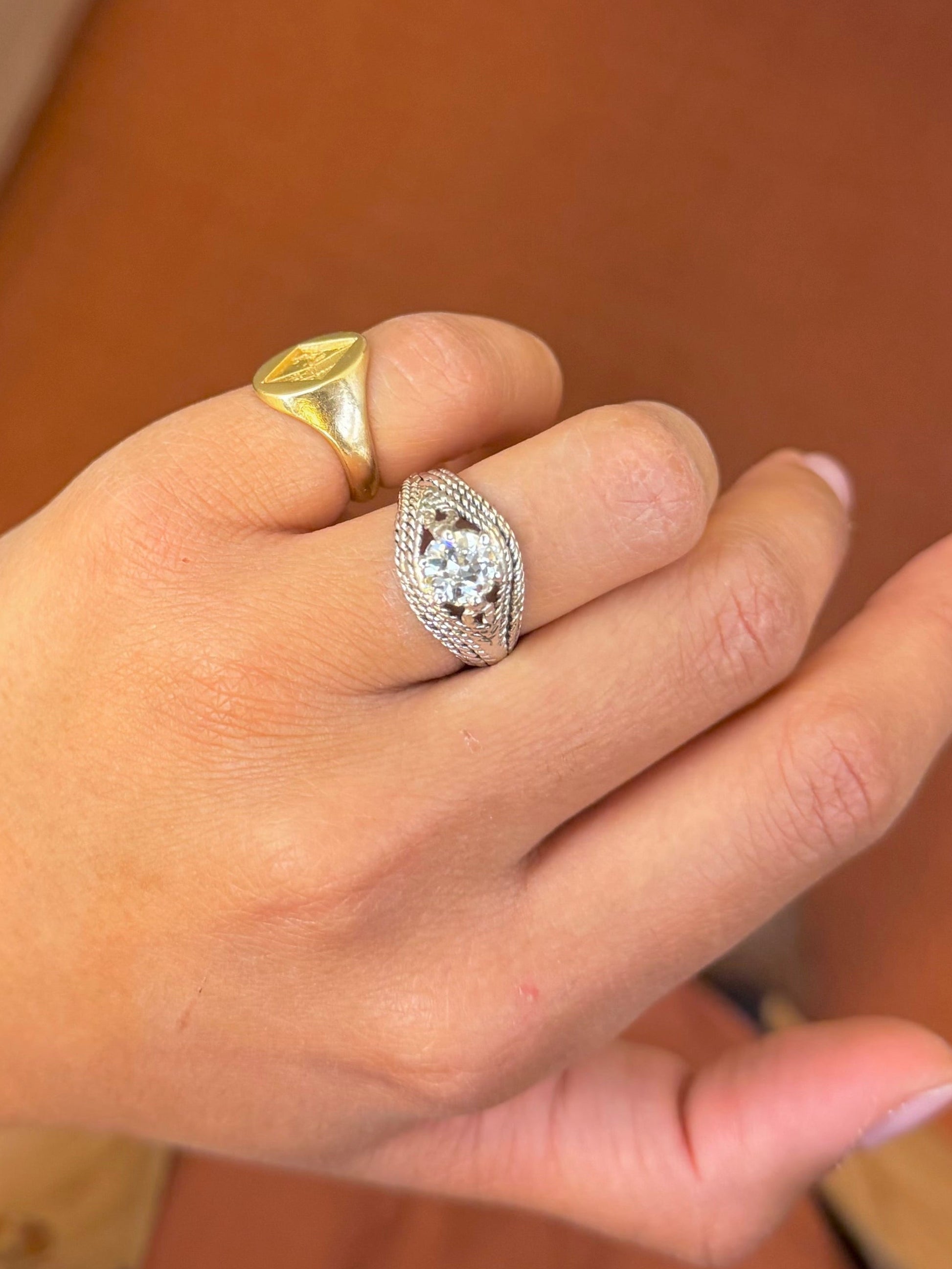 "Orso" Bague Dôme en or blanc et diamant