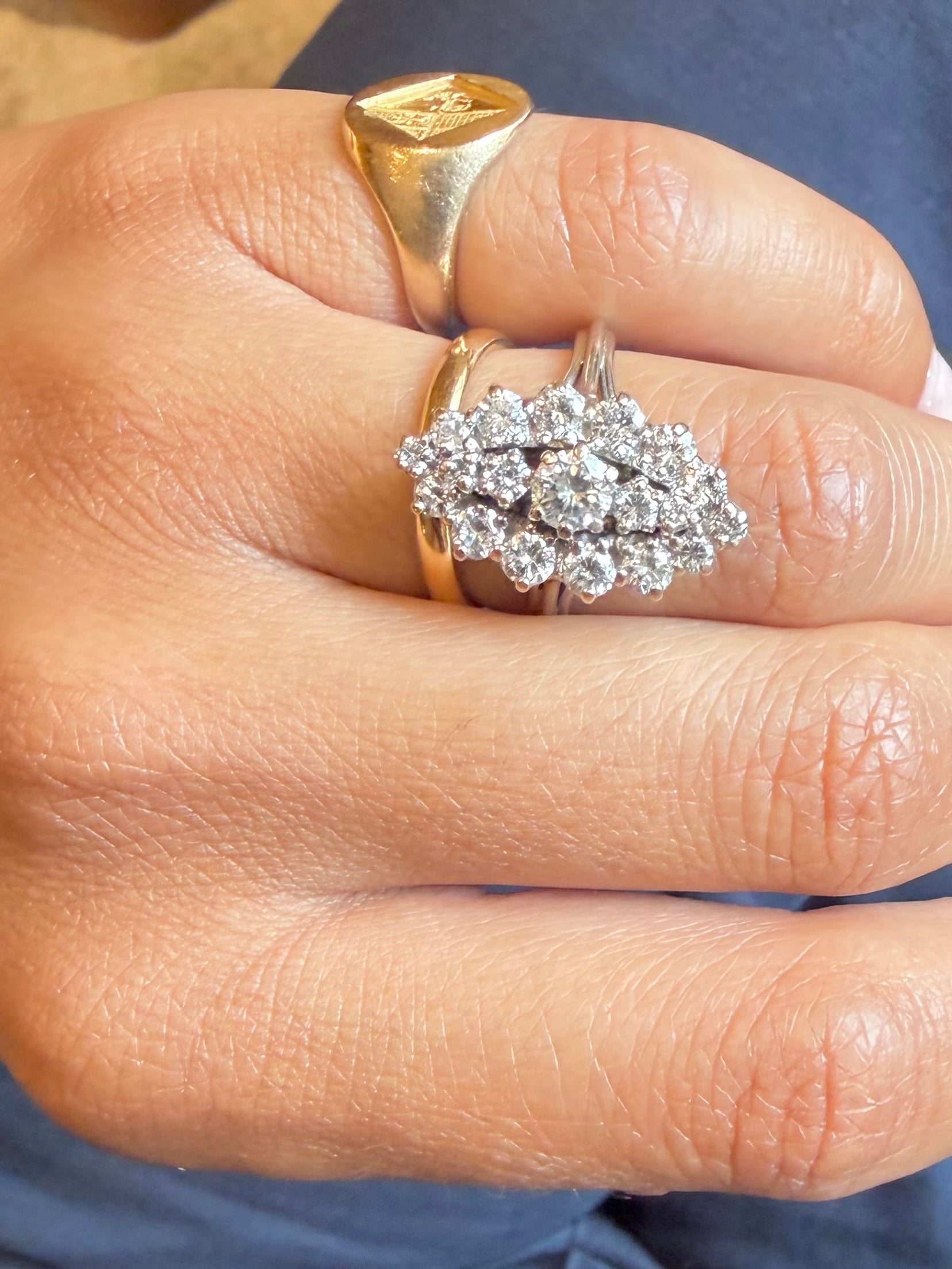 "Constance" Bague Marquise en or blanc et diamants 1.80 carats