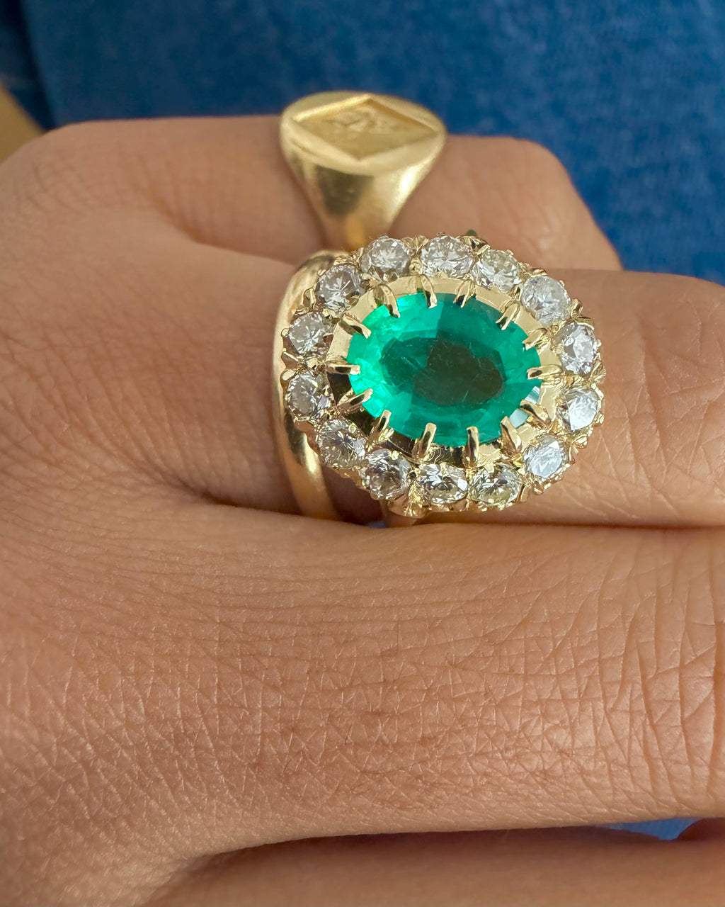 « Garance » Bague Pompadour en or jaune, émeraude et diamants