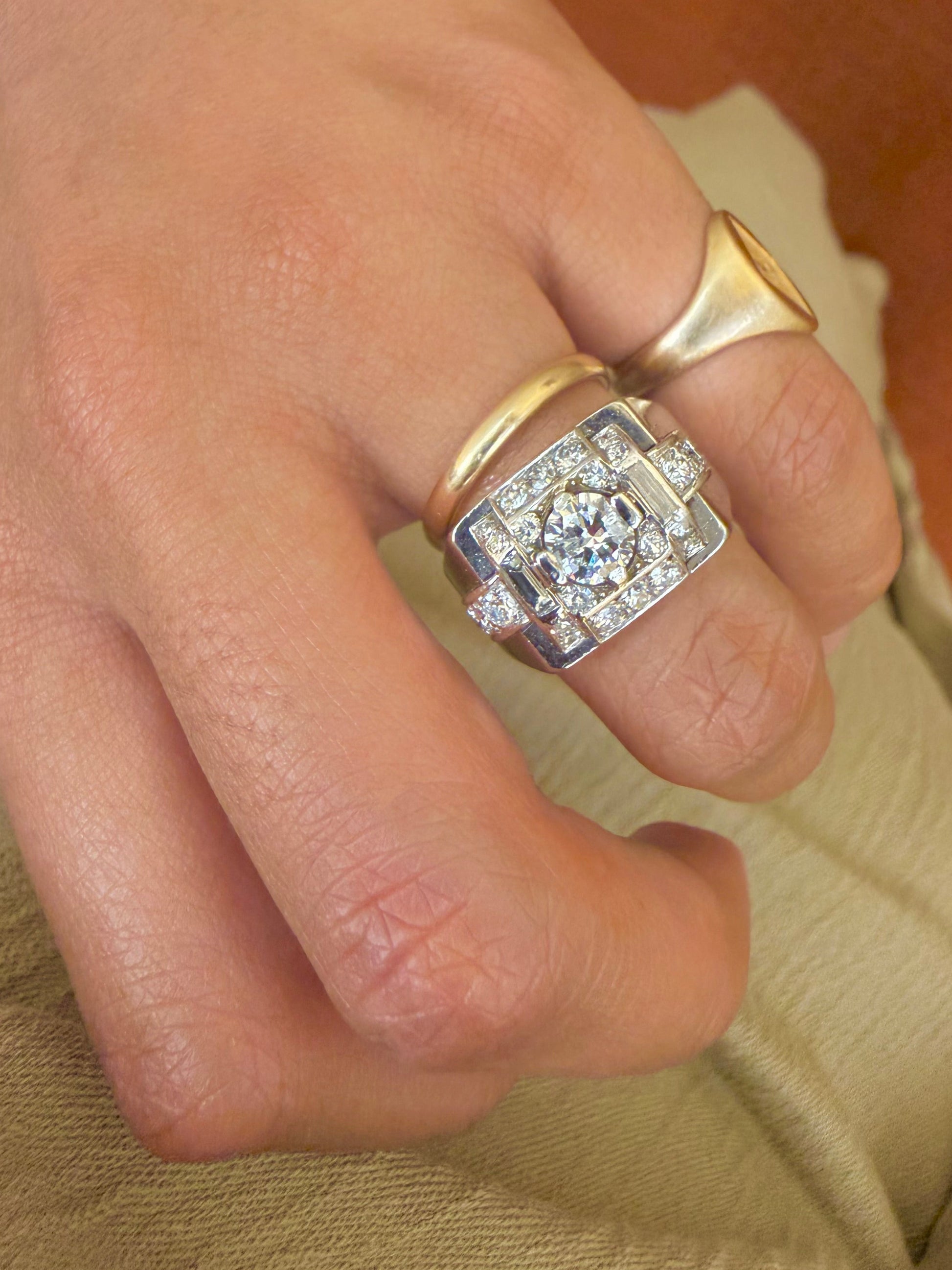 "Éléonore" Bague Chevalière en platine et diamants