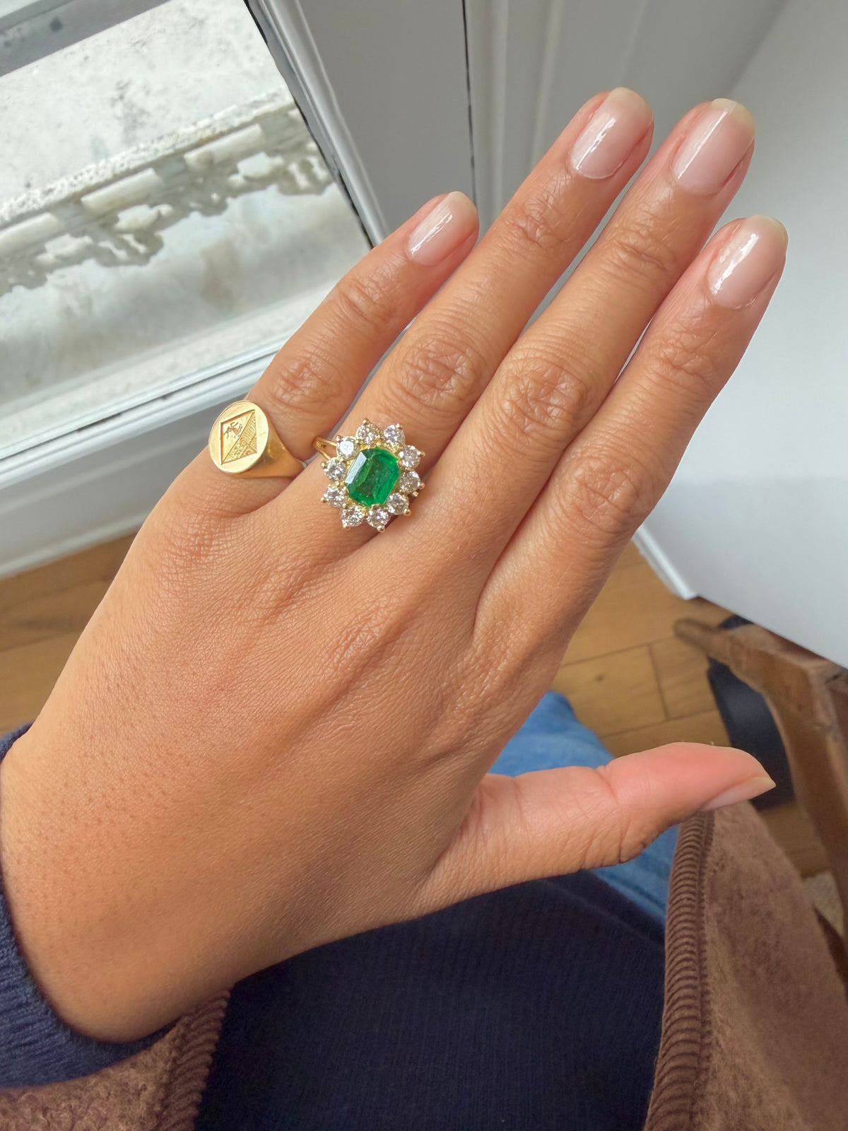 "Cécile" Bague Pompadour en or jaune, émeraude et diamants