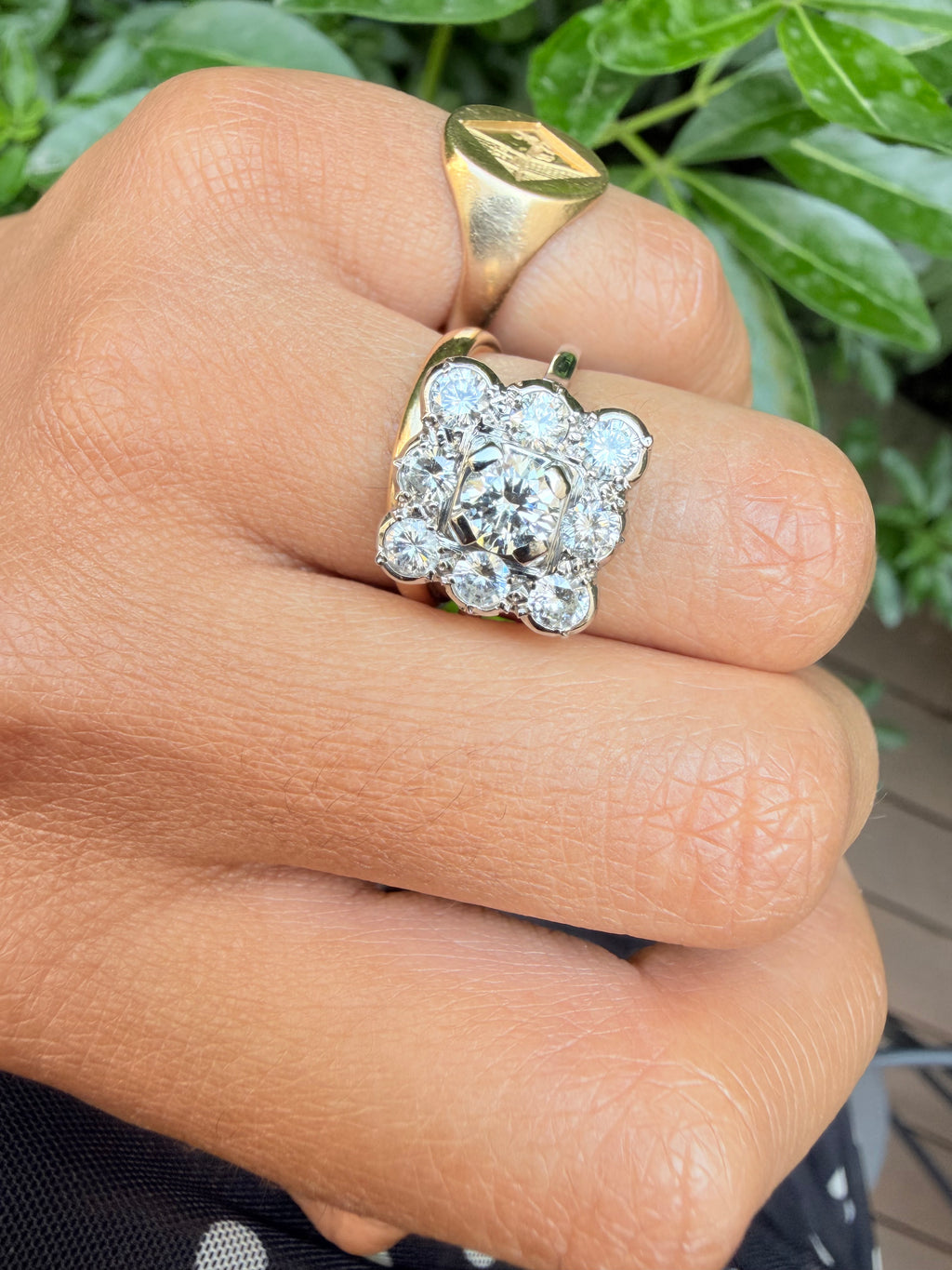 "Loup" Bague entourage art déco en platine et diamants