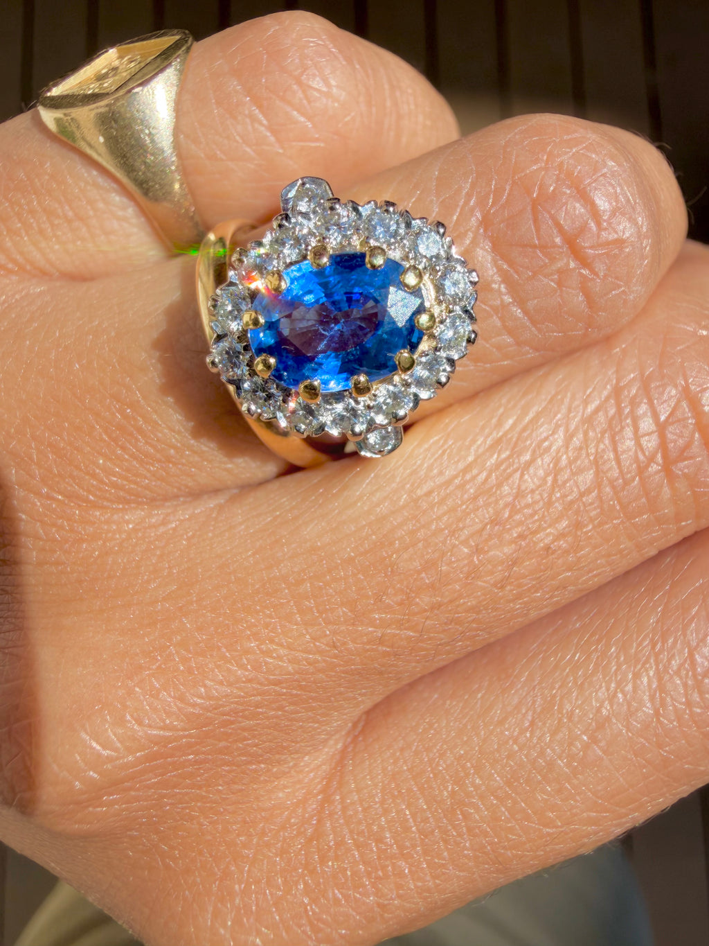 "Romane" Bague Pompadour en or jaune, saphir et diamants