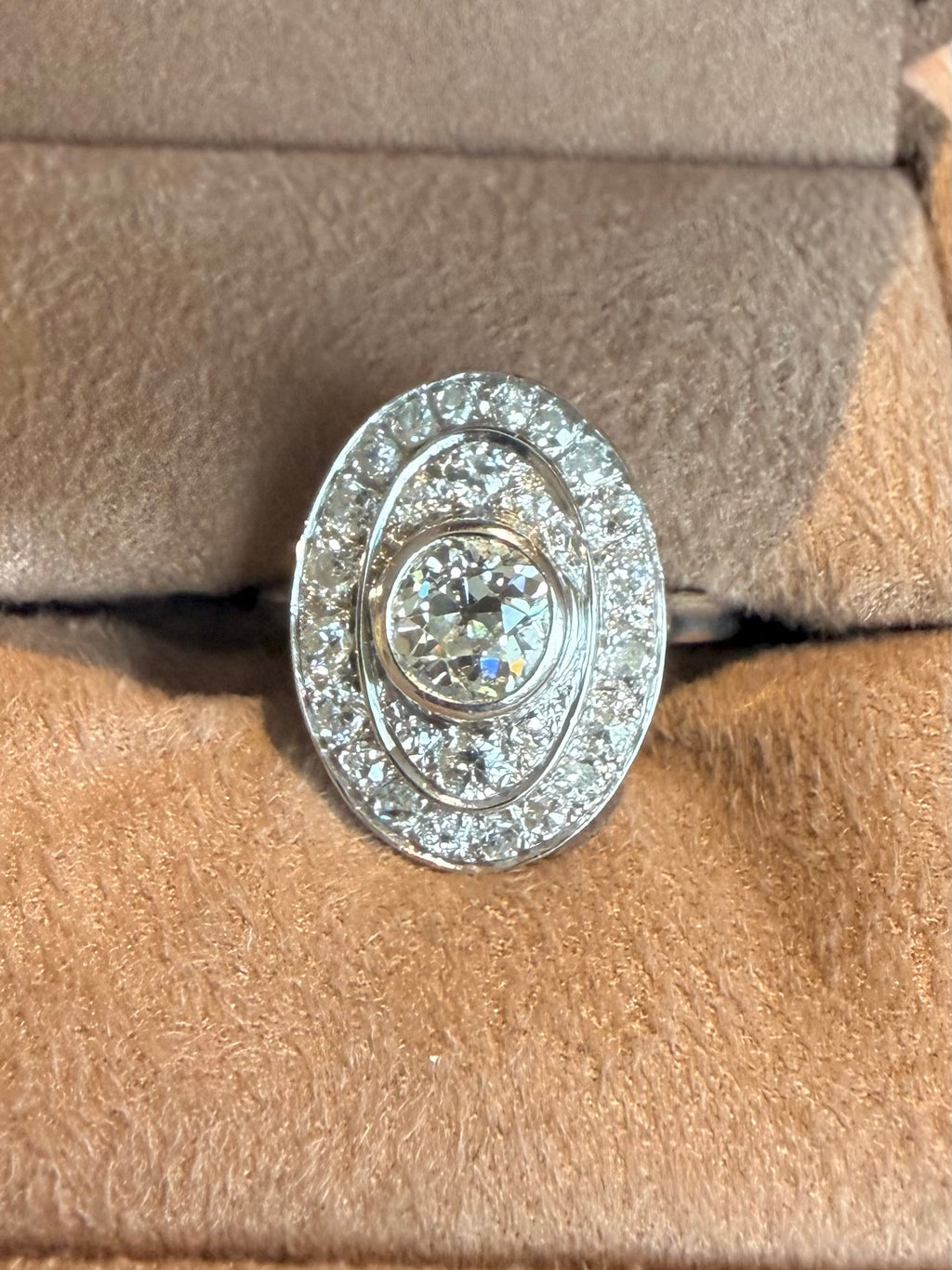 "Alexandra" Bague art déco, en or blanc et diamants