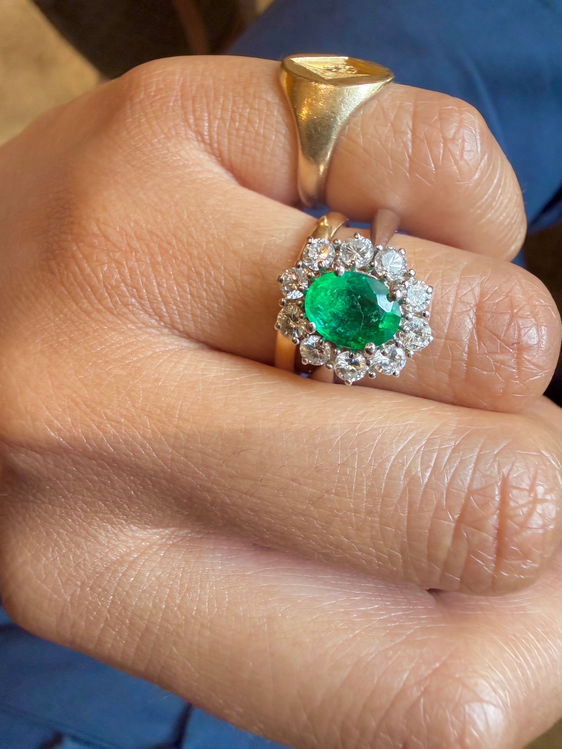 "Olympe" Bague Marguerite en or blanc émeraude et diamants