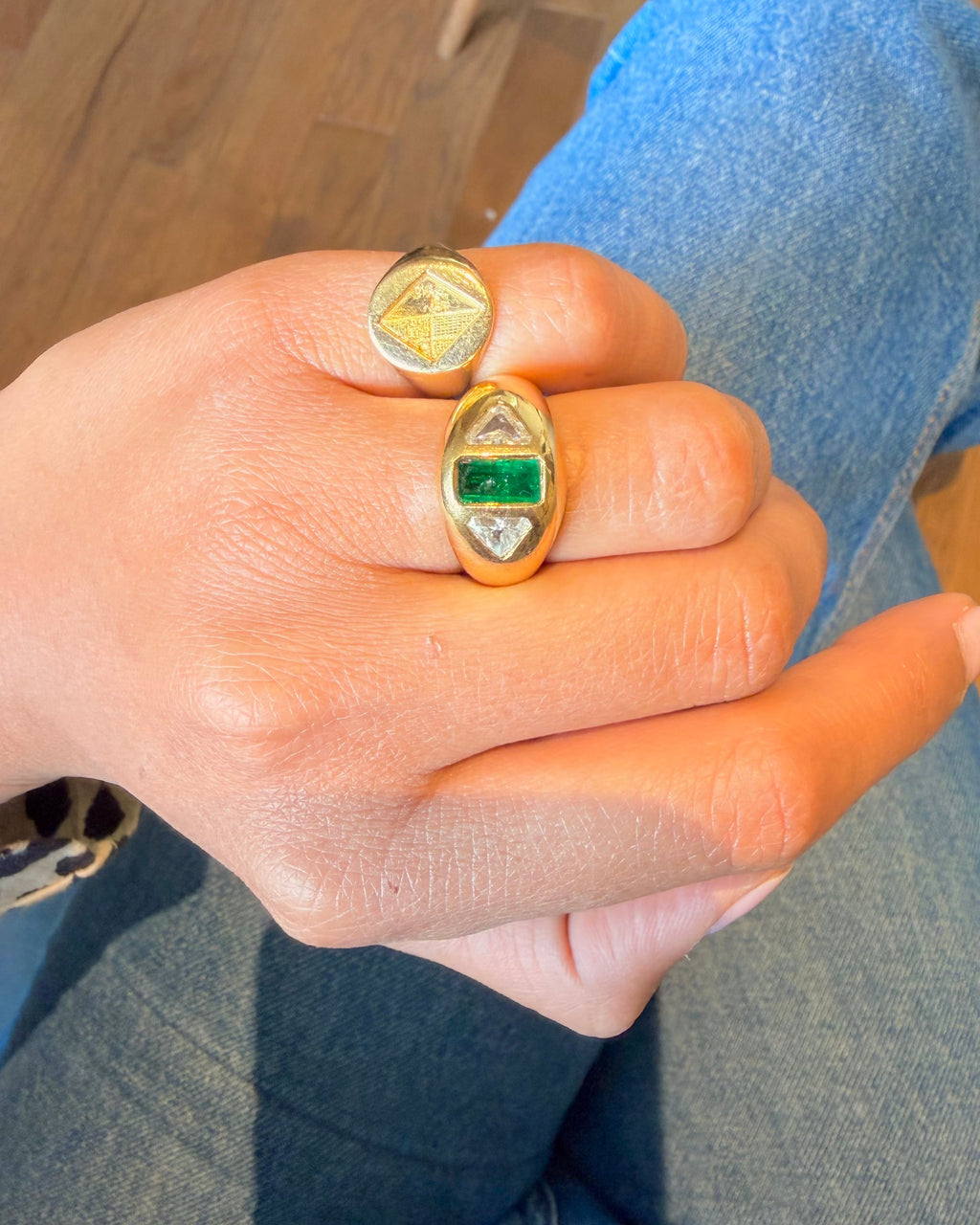 "Adèle" Bague Jonc en or jaune, émeraude et diamants