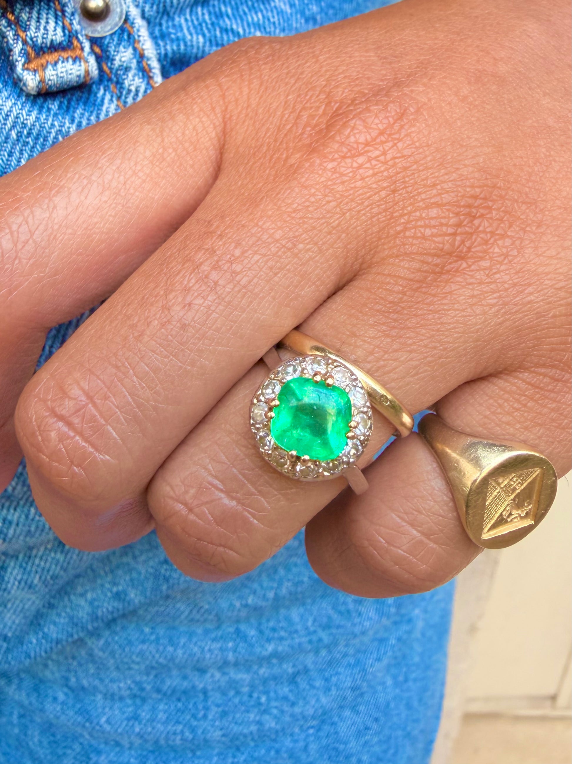 "Ambre" Bague en platine émeraude et diamants