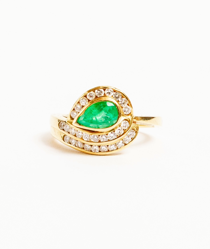 "Jeanne" Bague tourbillon en or jaune émeraude et diamants