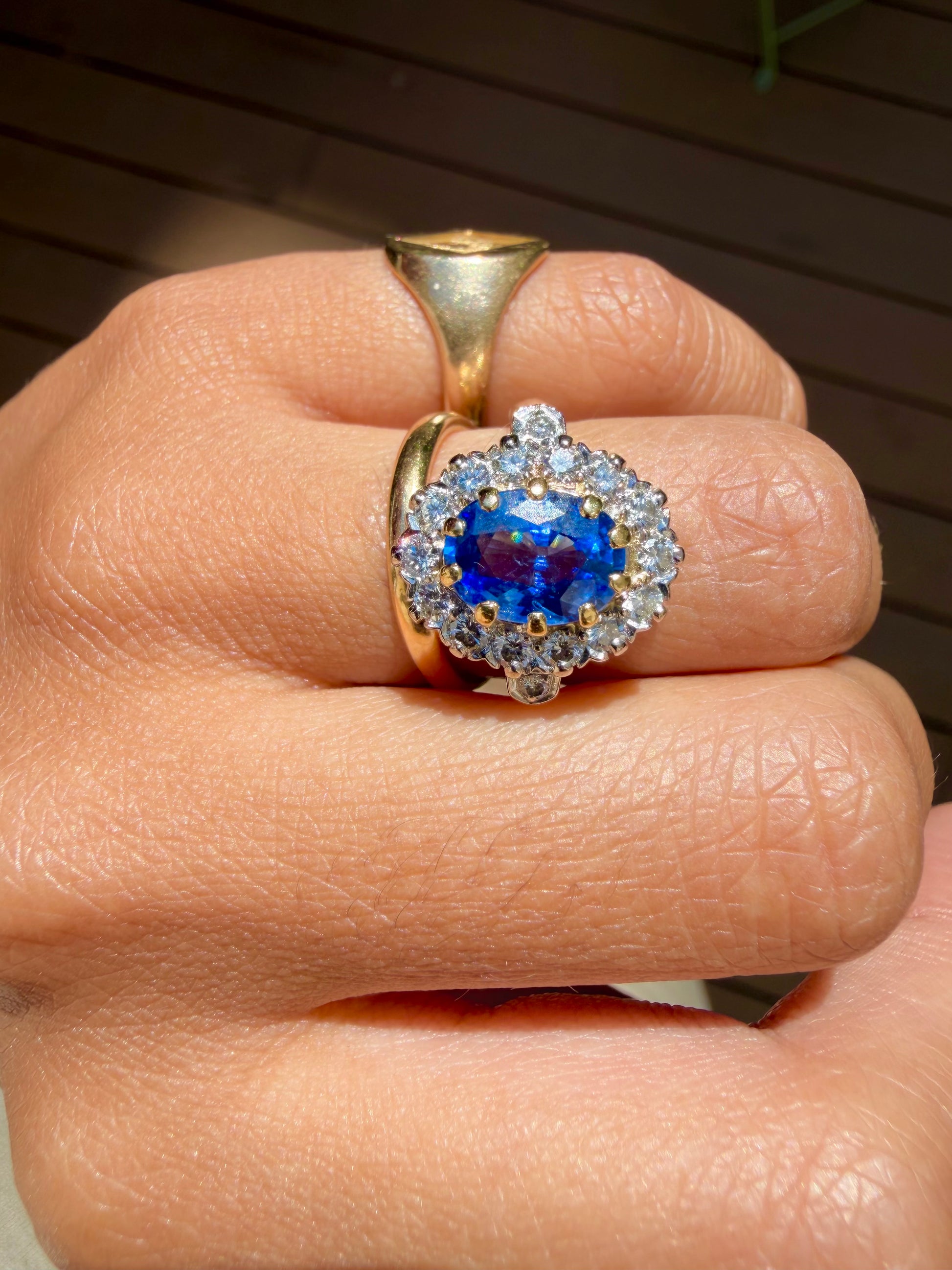 "Romane" Bague Pompadour en or jaune, saphir et diamants