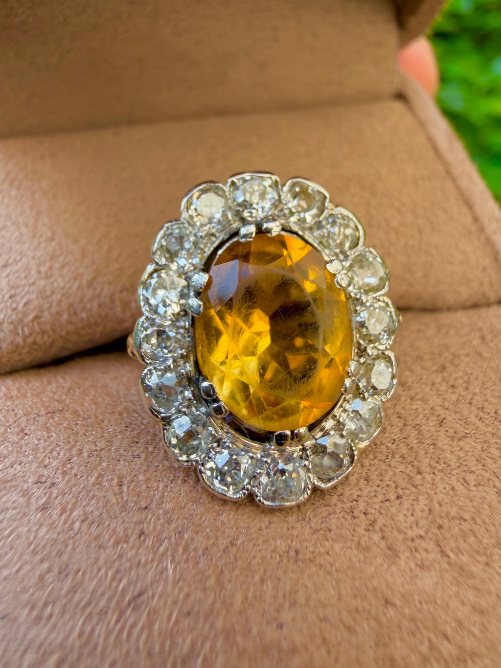 "Charlotte" Bague Pompadour en or jaune, platine citrine et diamants