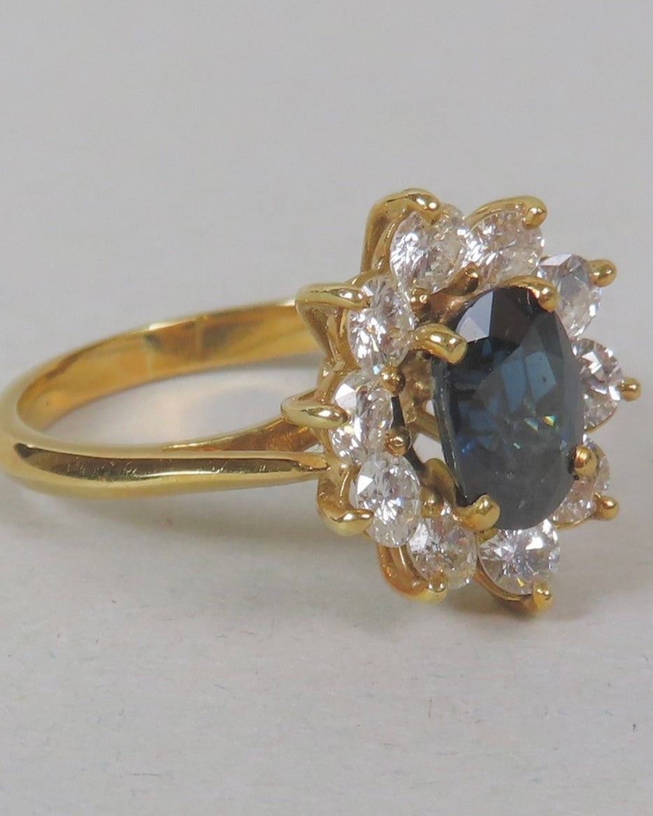 « Valentine» Bague Marguerite en or jaune, saphir et diamants