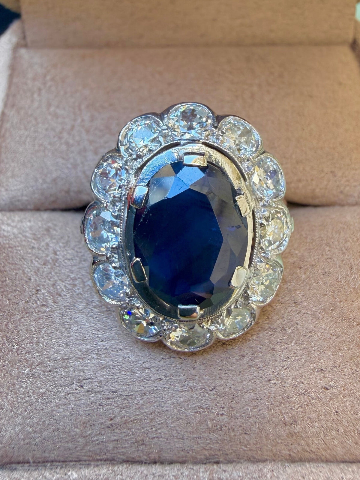 « Adèle » Bague Pompadour saphir et diamants