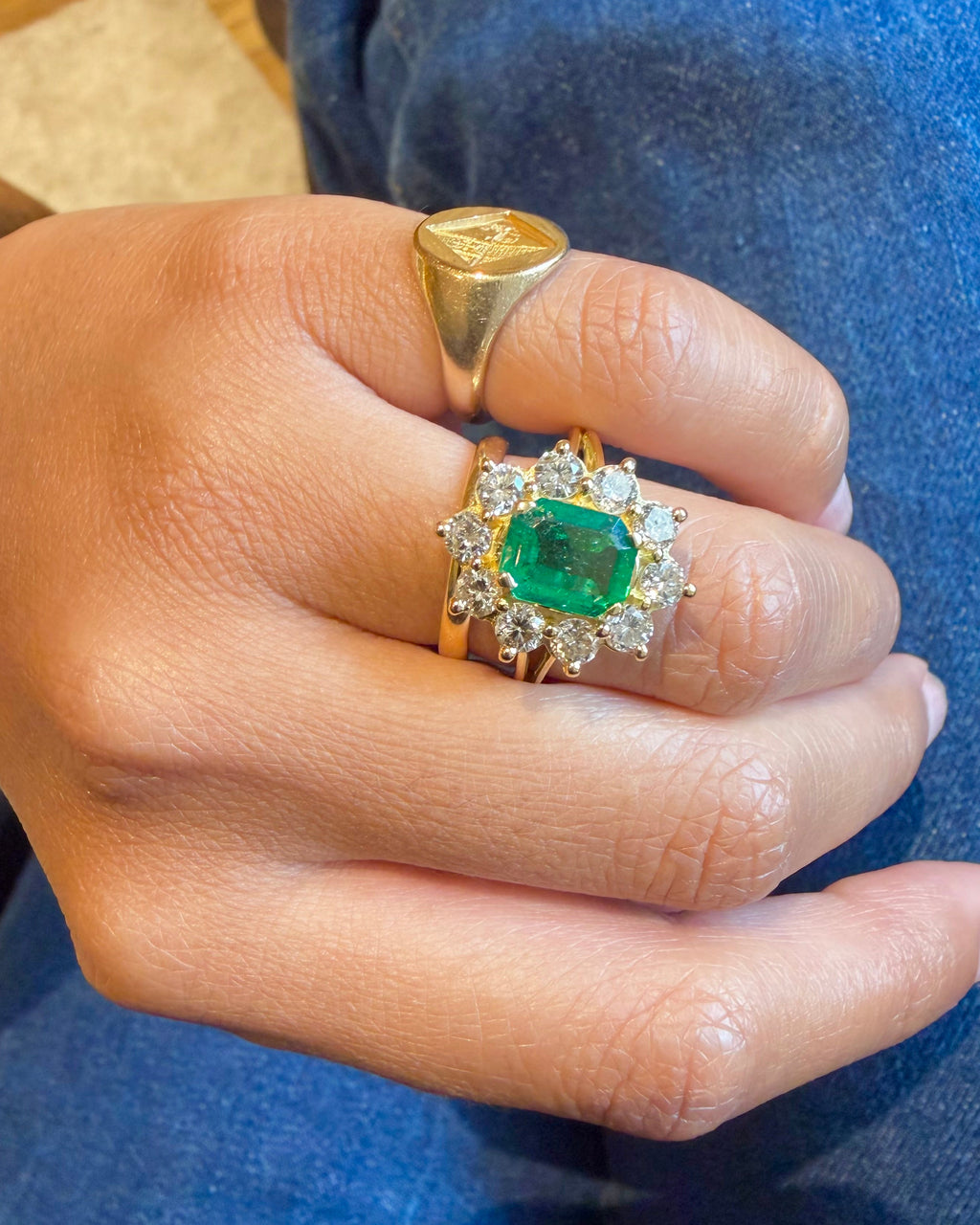 "Cécile" Bague Pompadour en or jaune, émeraude et diamants