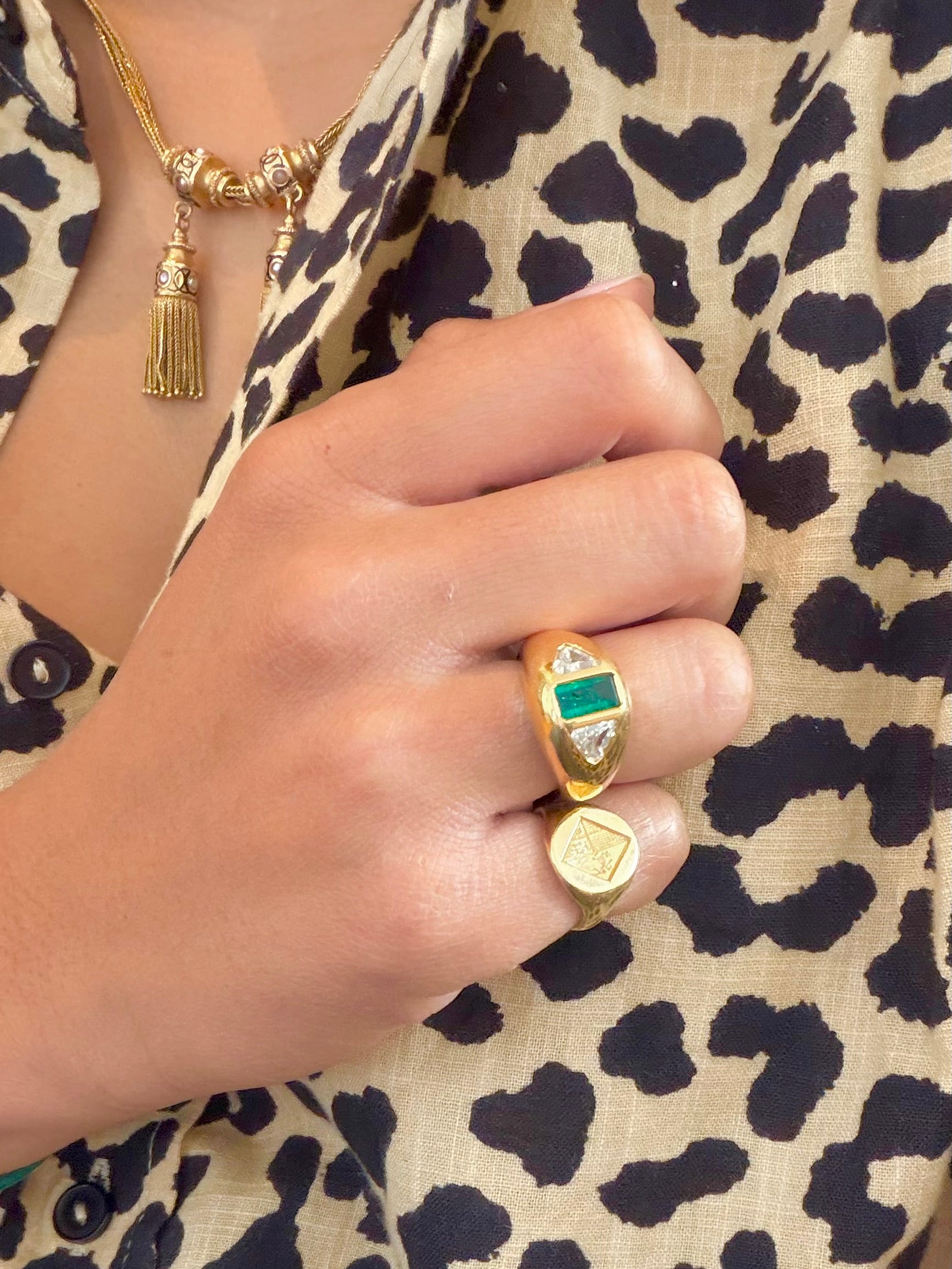 "Adèle" Bague Jonc en or jaune, émeraude et diamants