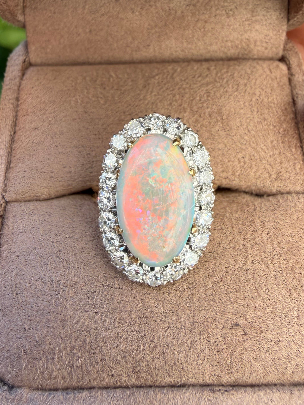 "Arielle" Bague Pompadour en or jaune, opale et diamants