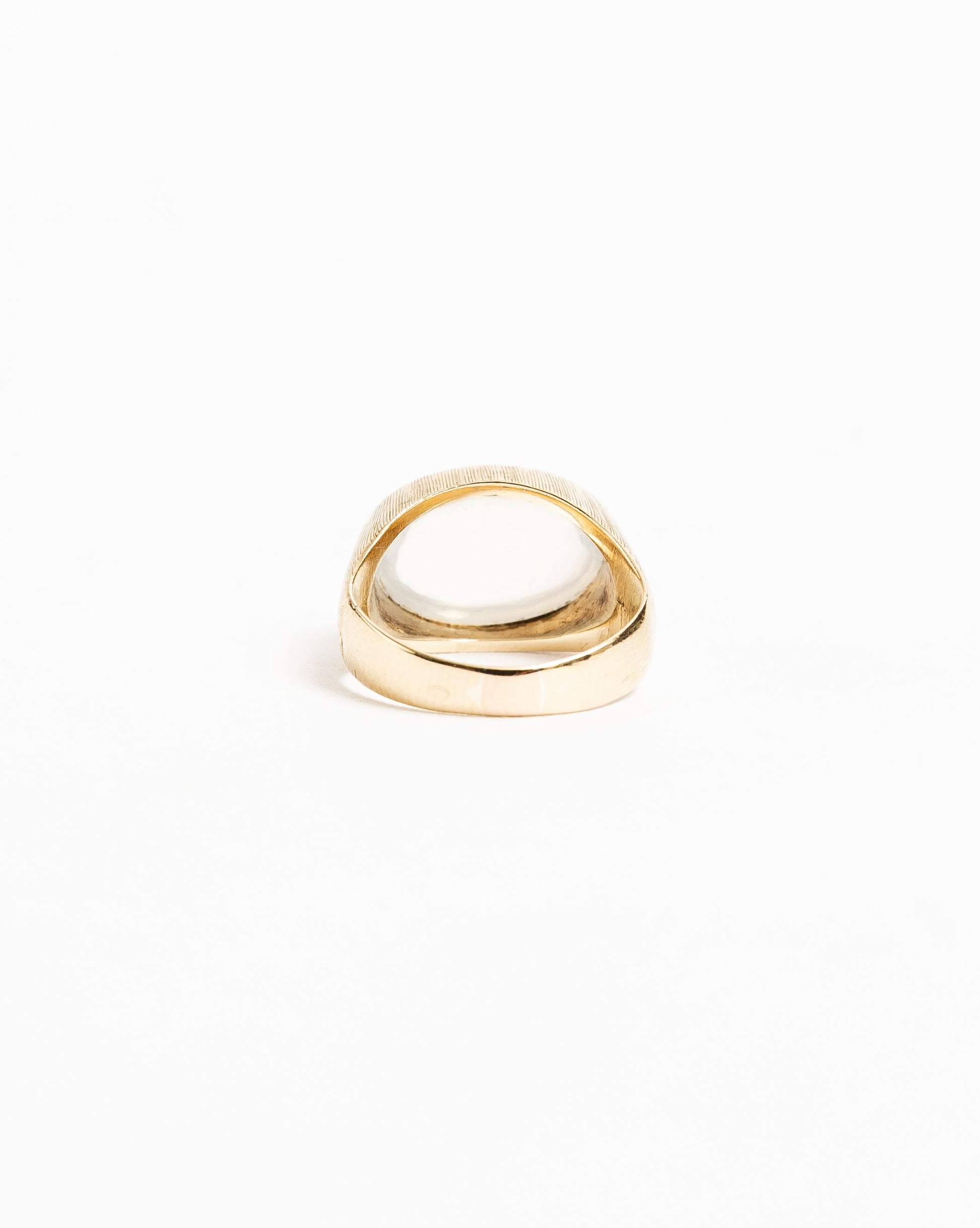 "Gabrielle" Bague Chevalière en or jaune et pierre de lune