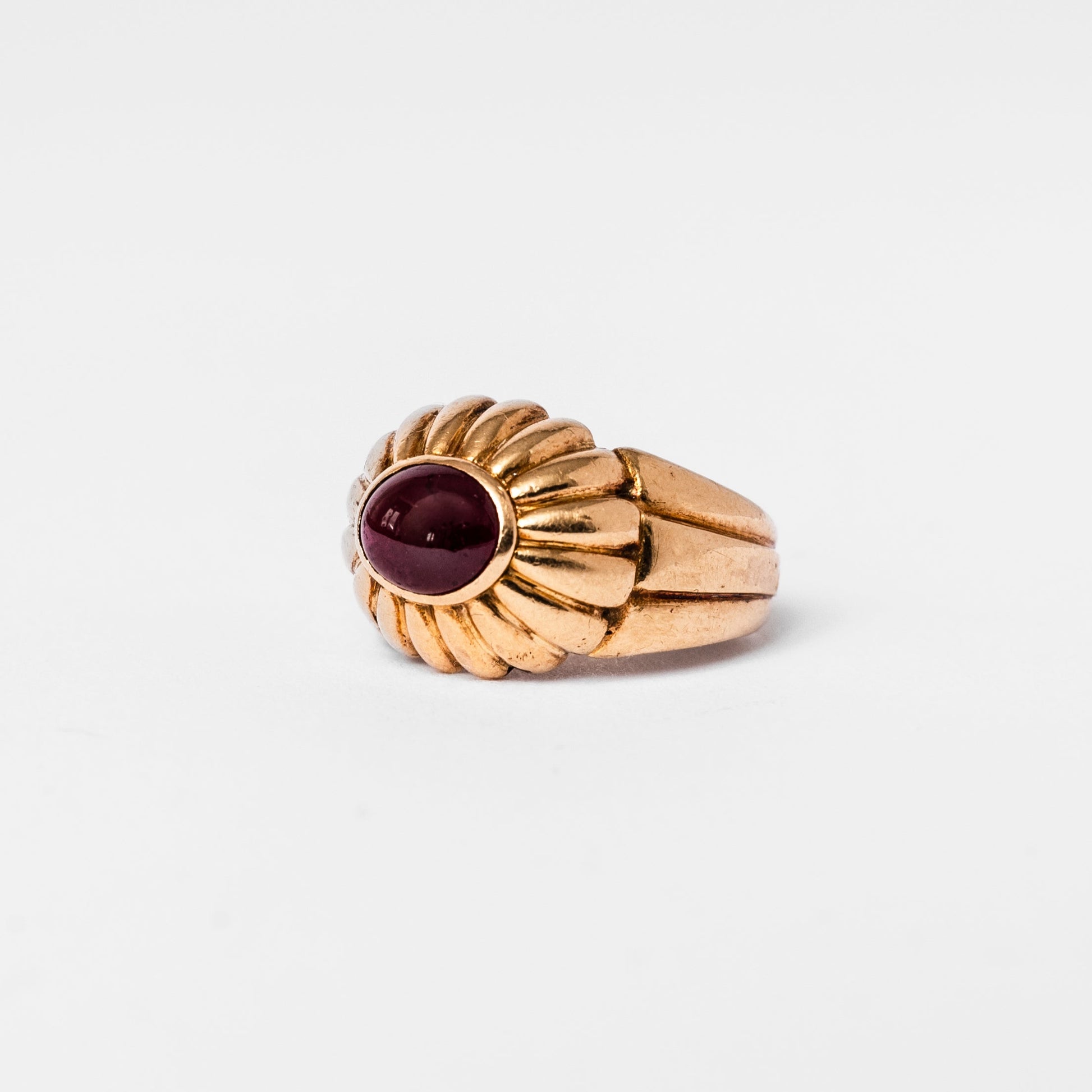 Bague Dôme en or jaune et grenat