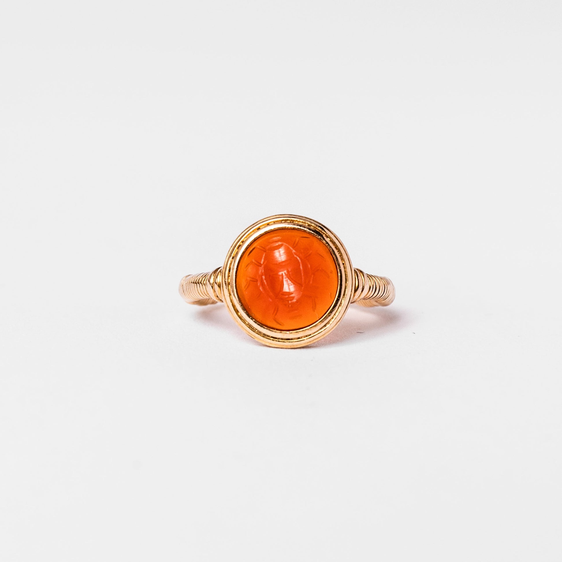 Bague Scarabée en or jaune et cornaline