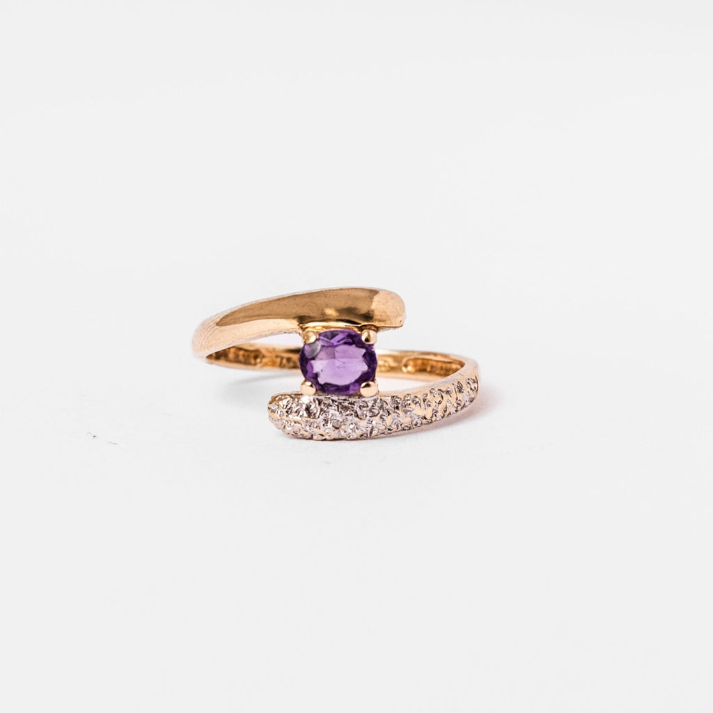 Bague en or jaune, or blanc et améthyste