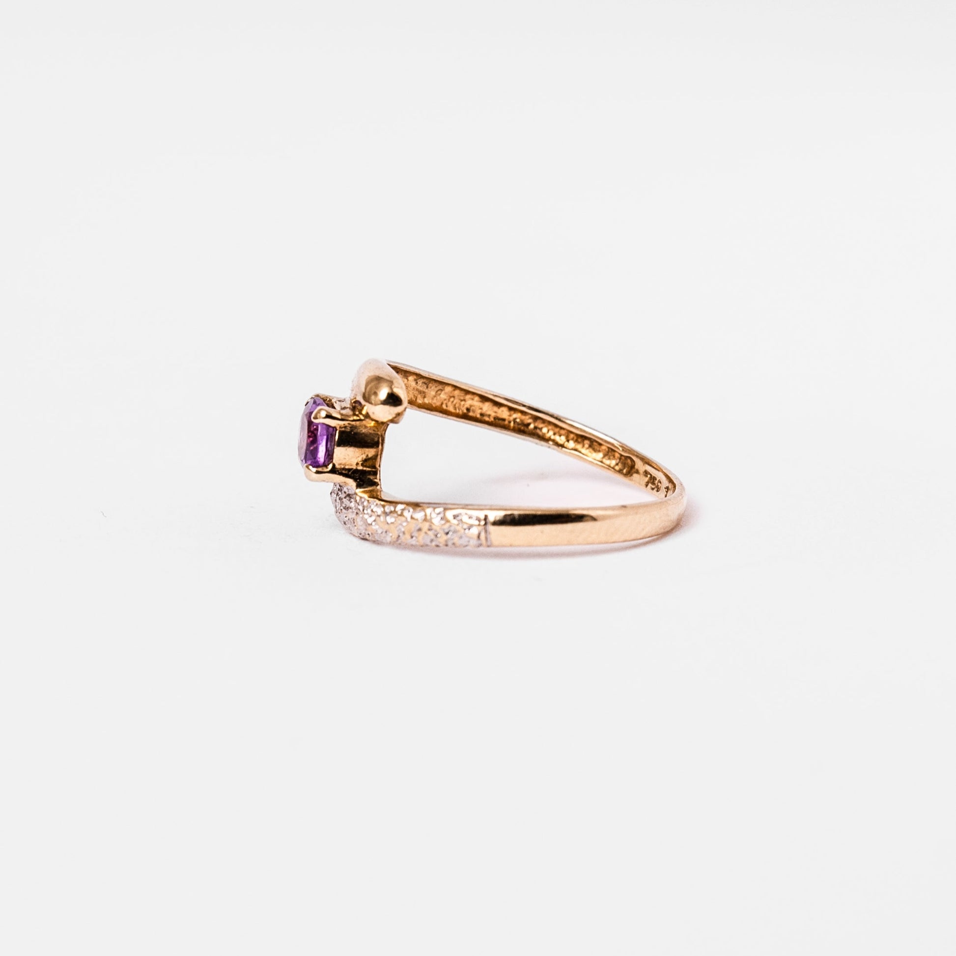 Bague en or jaune, or blanc et améthyste