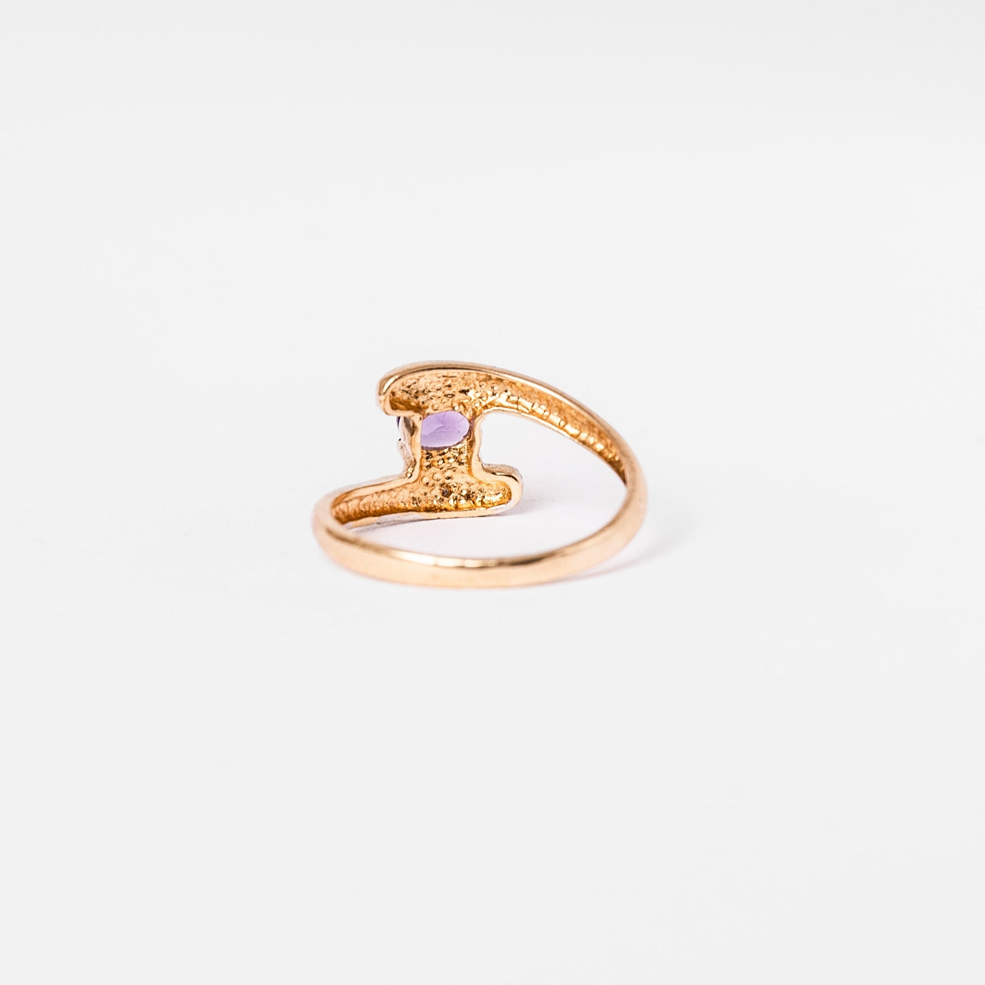 Bague en or jaune, or blanc et améthyste