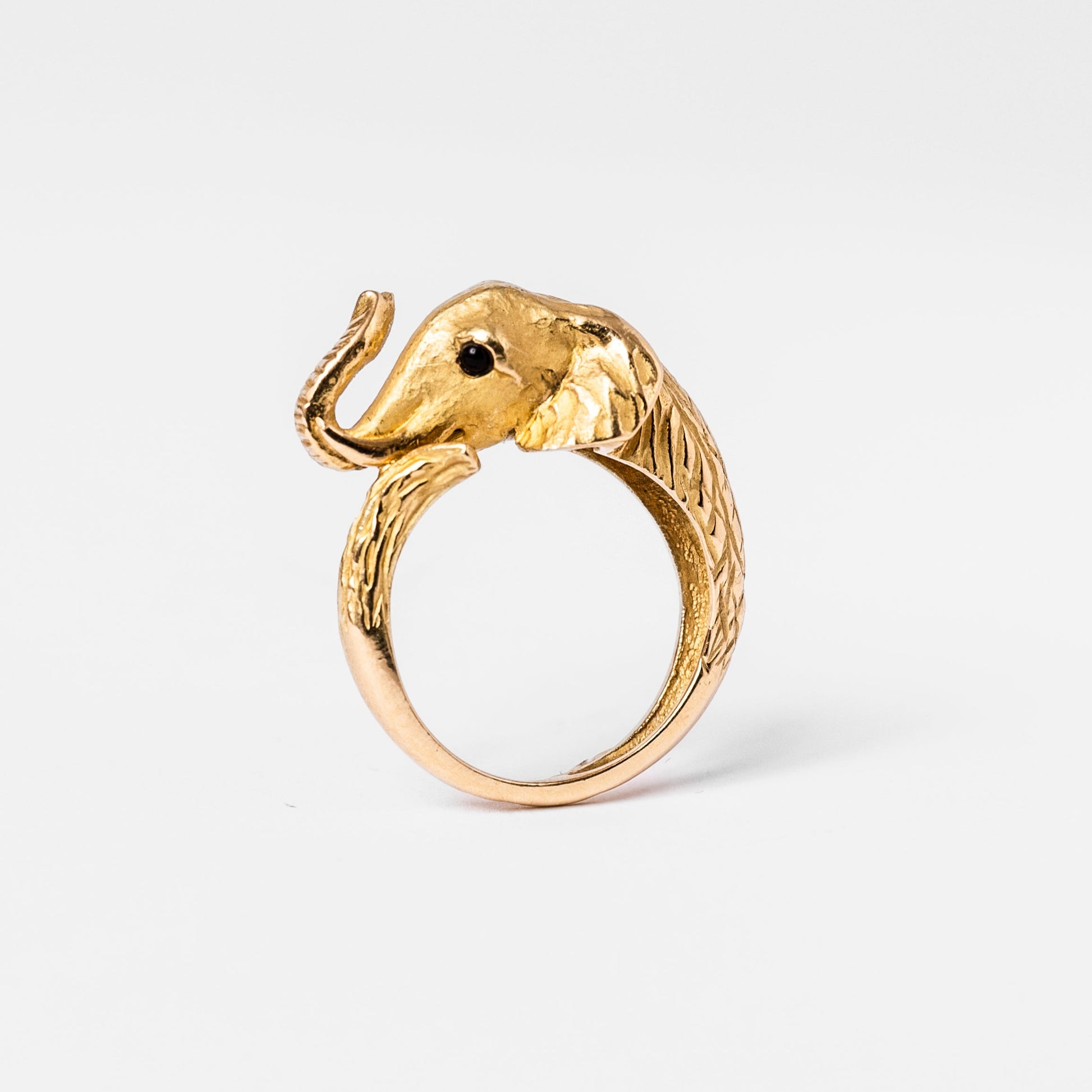 Bague JEAN ET PIERRE BELLIN Éléphant en or jaune et onyx