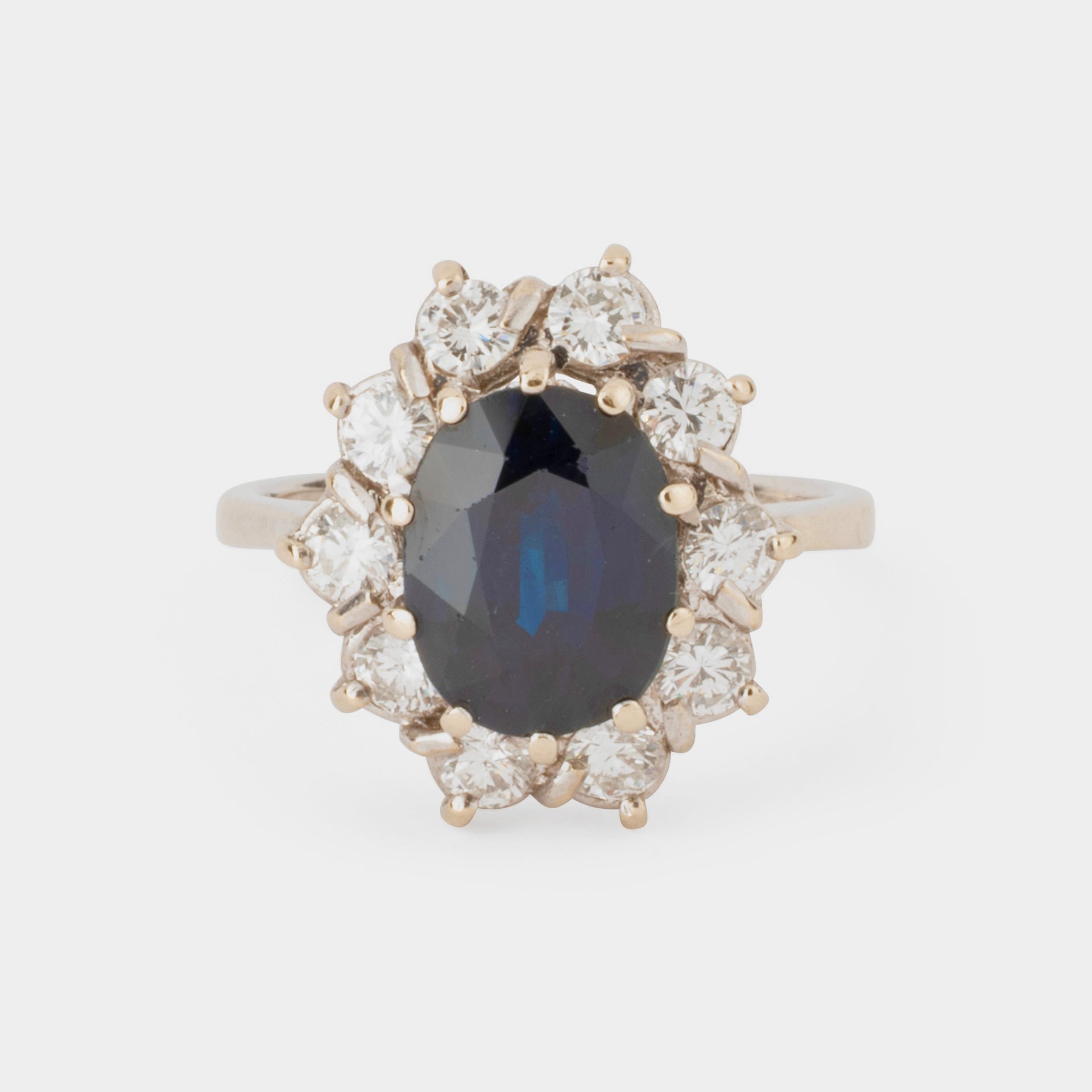 Bague Pompadour en or blanc, saphir et diamants
