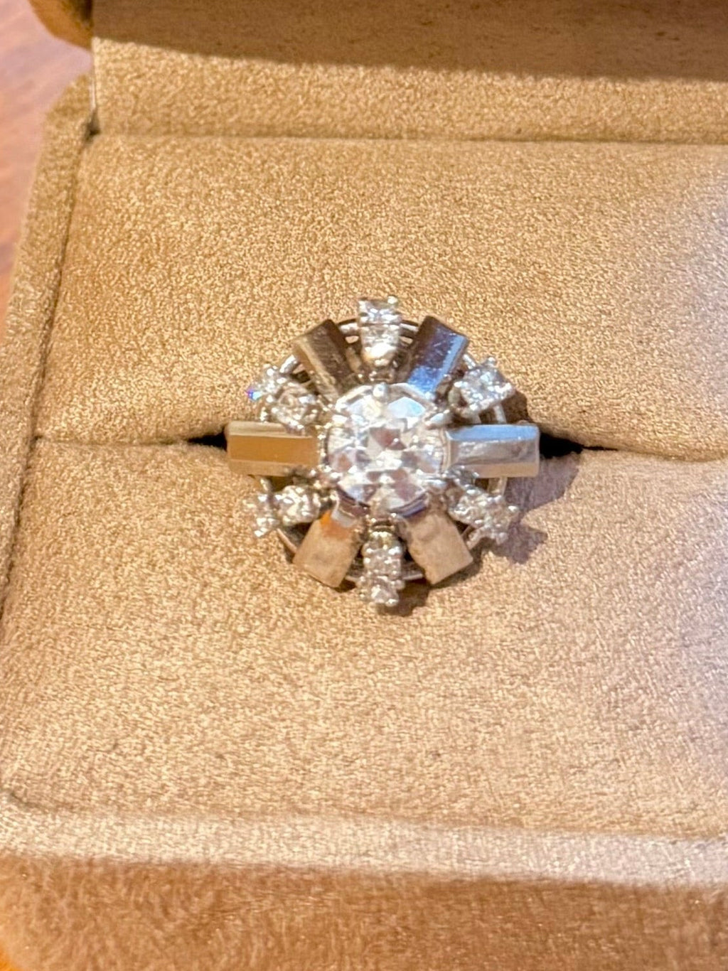 "Sidonie" Bague Art déco en platine et diamants