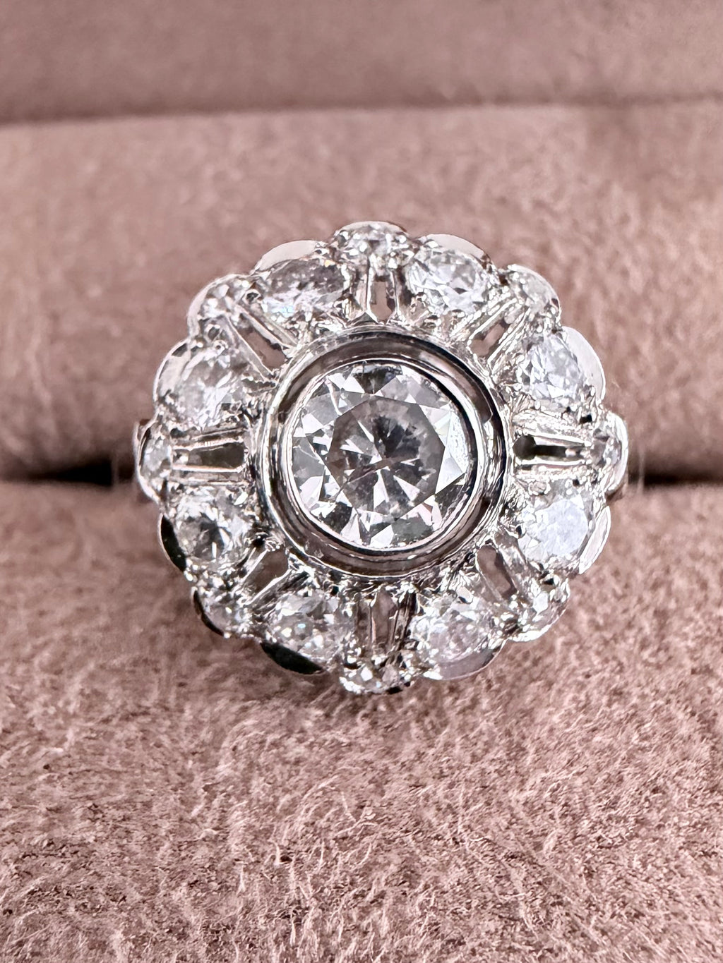 « Capucine » Bague art déco en platine et diamants 2 carats