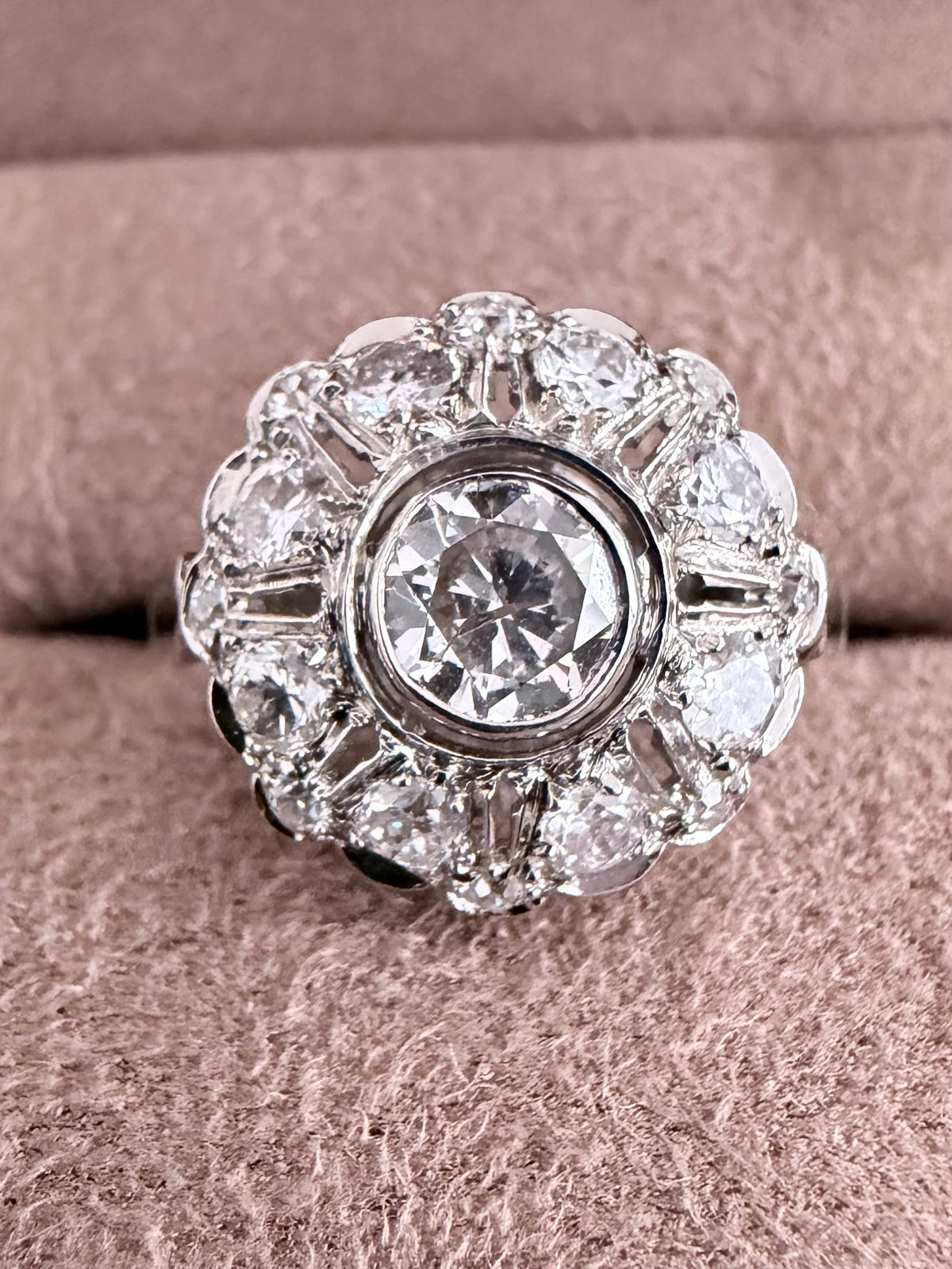 « Capucine » Bague art déco en platine et diamants 2 carats