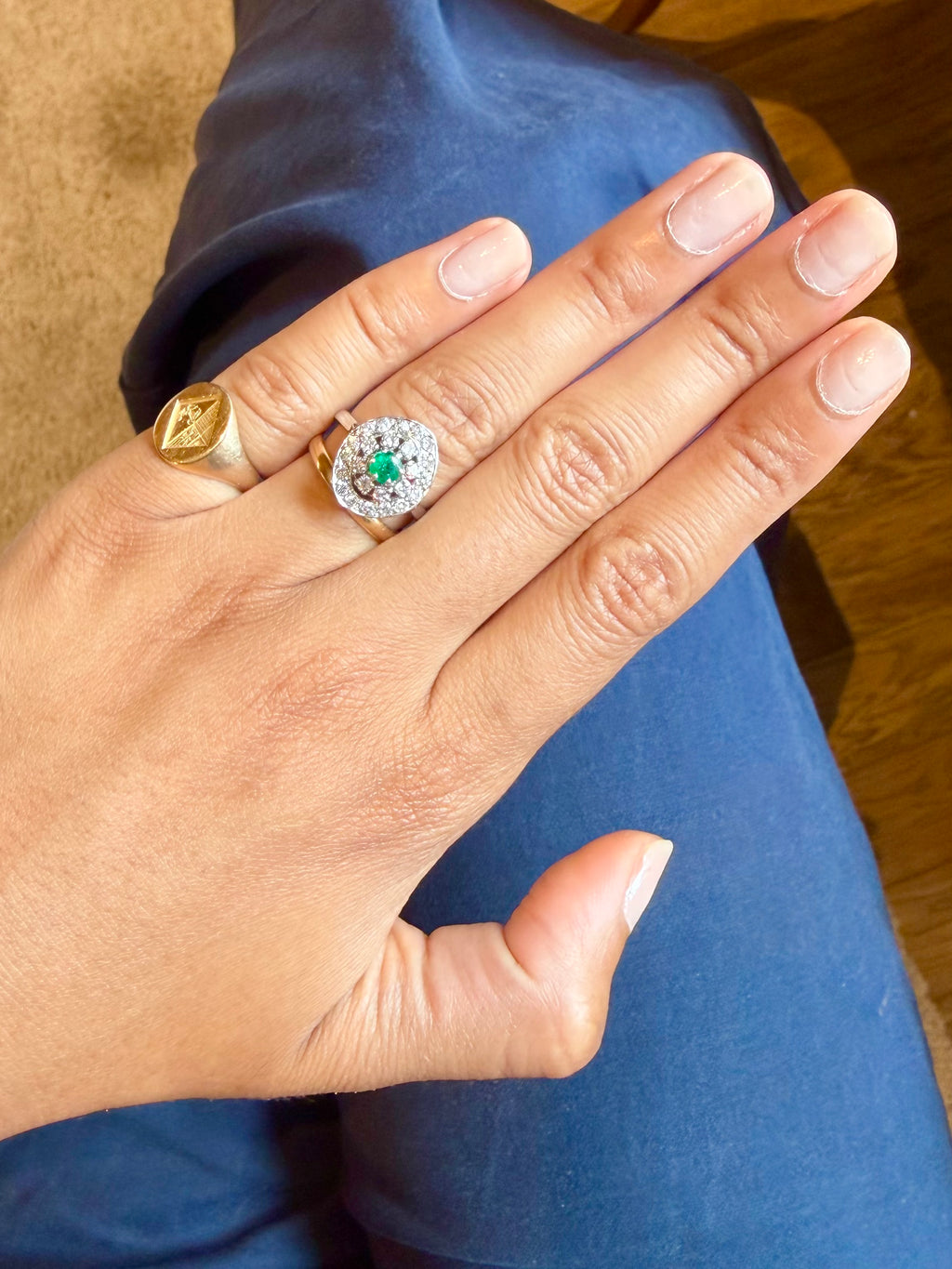 "Suzanne" Bague en or blanc émeraude et diamants
