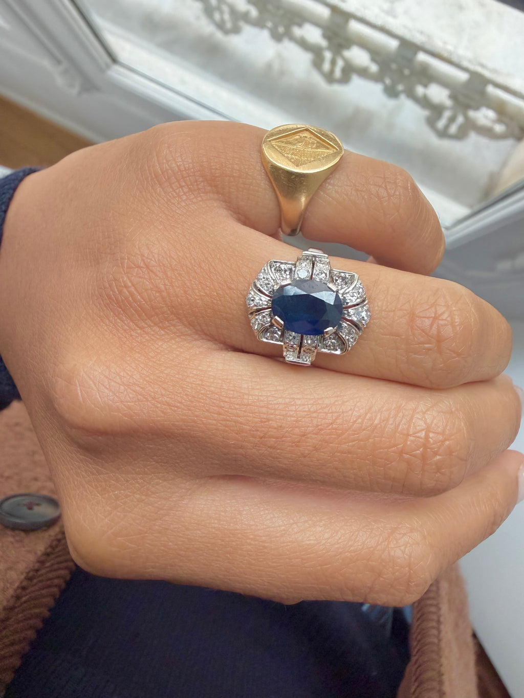 "Antoinette" Bague art déco en or blanc saphir et diamants