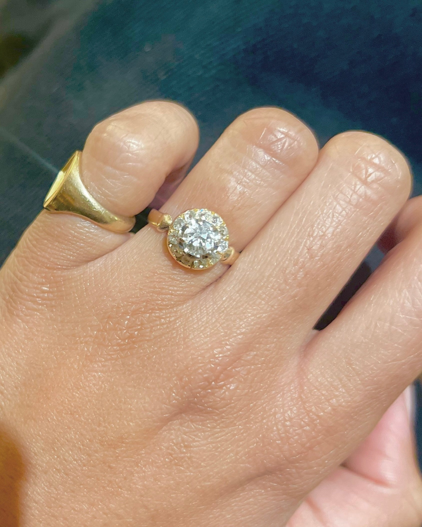 « Ninon » Solitaire en or jaune et diamants