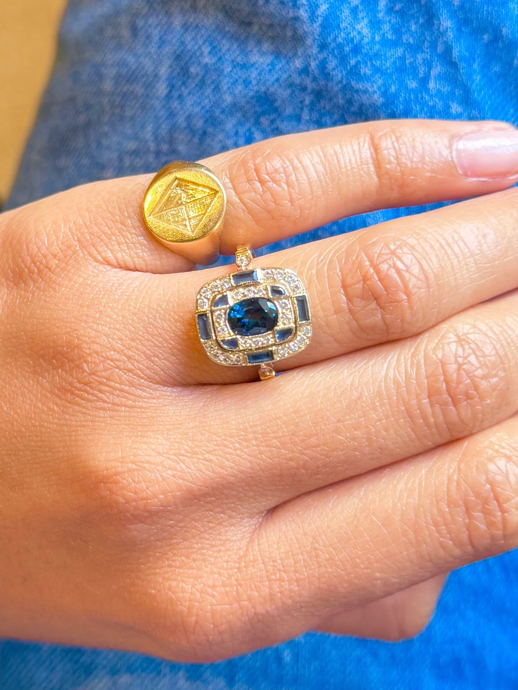 "Alix" Bague en or jaune, saphirs et diamants